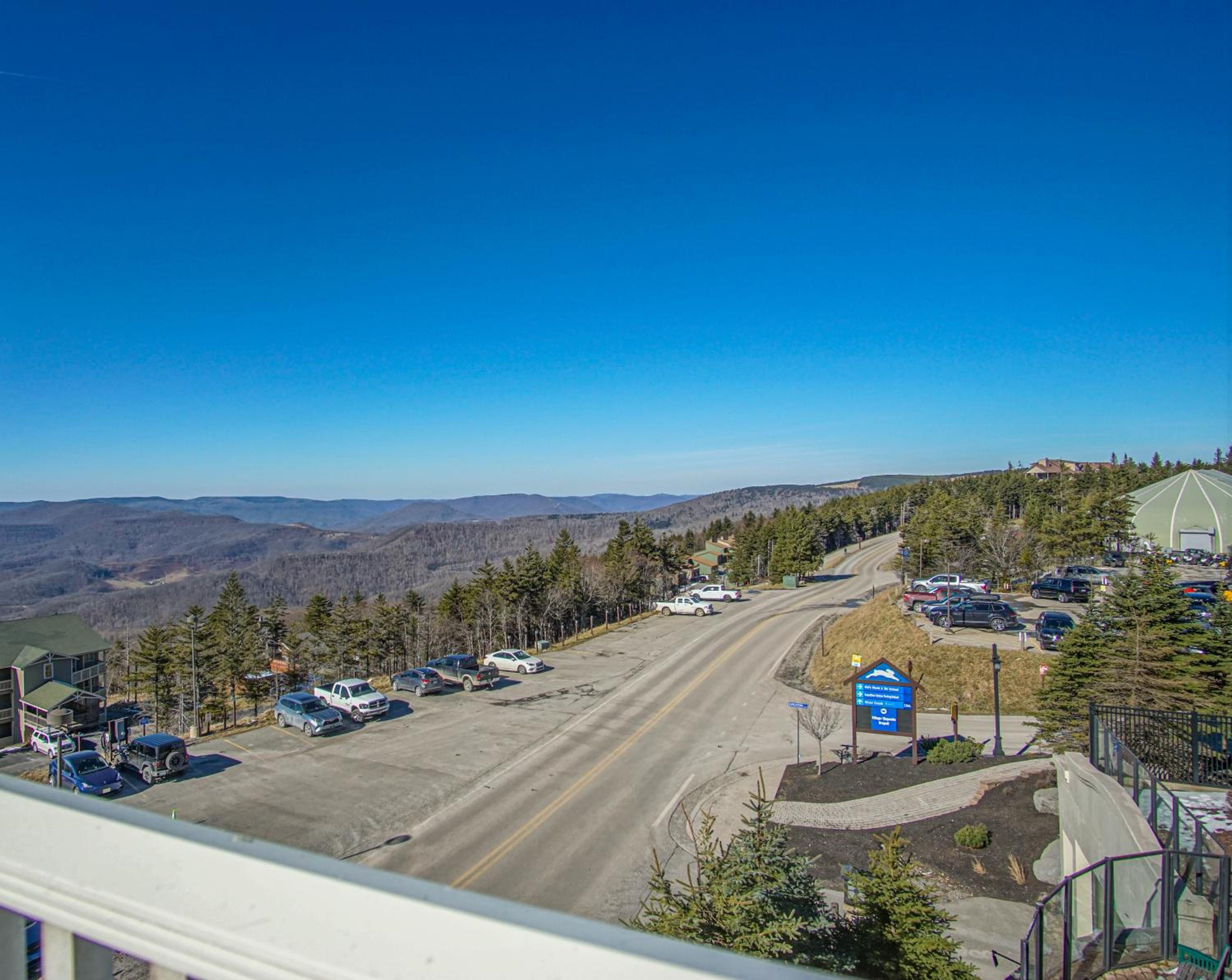 2 Br Seneca Condo 200 Beautiful Vista Views