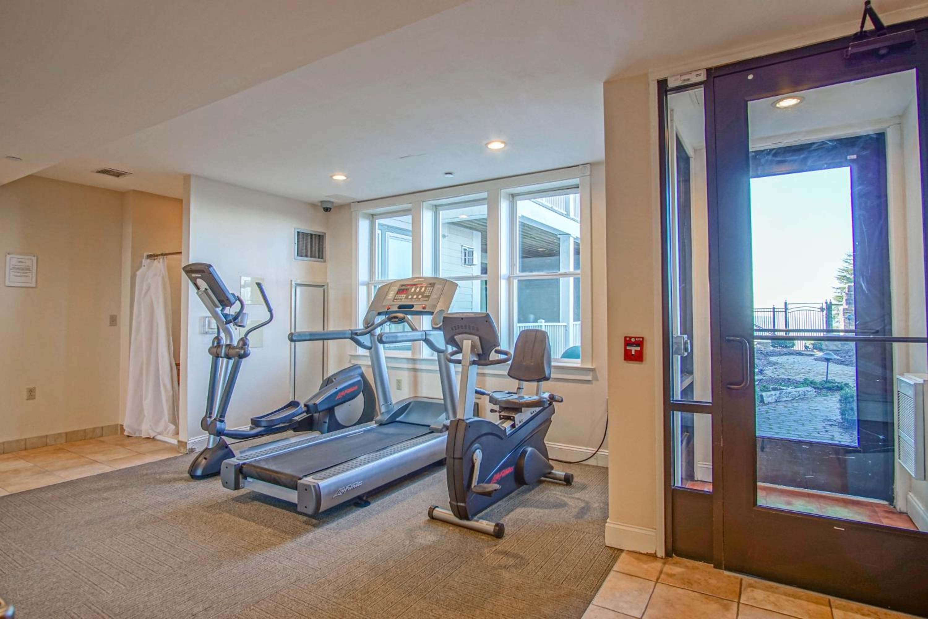 2 Br Seneca Condo 200 Beautiful Vista Views