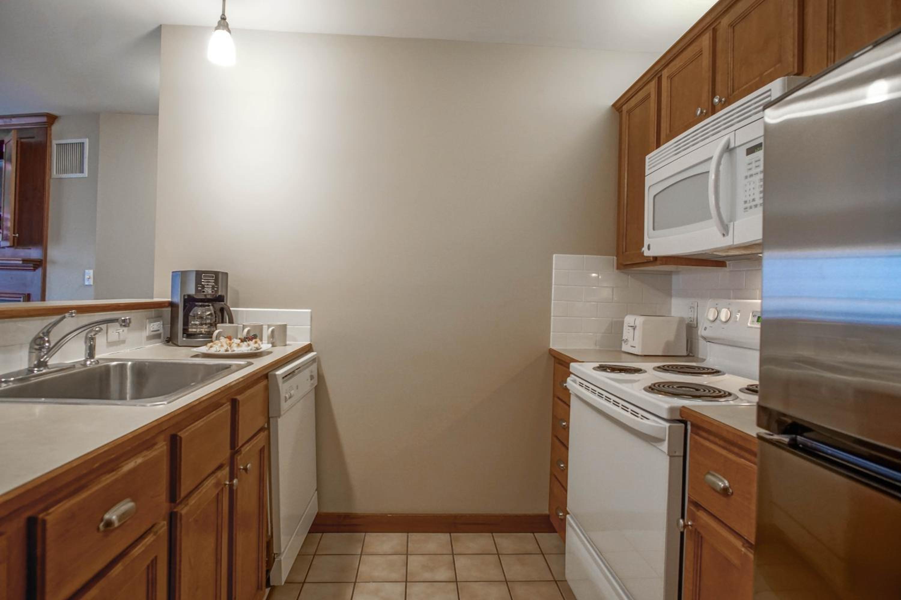 Allegheny Springs 201 : 2 Bedroom, 2 Full Bath: Slope Side; Gas Fireplace