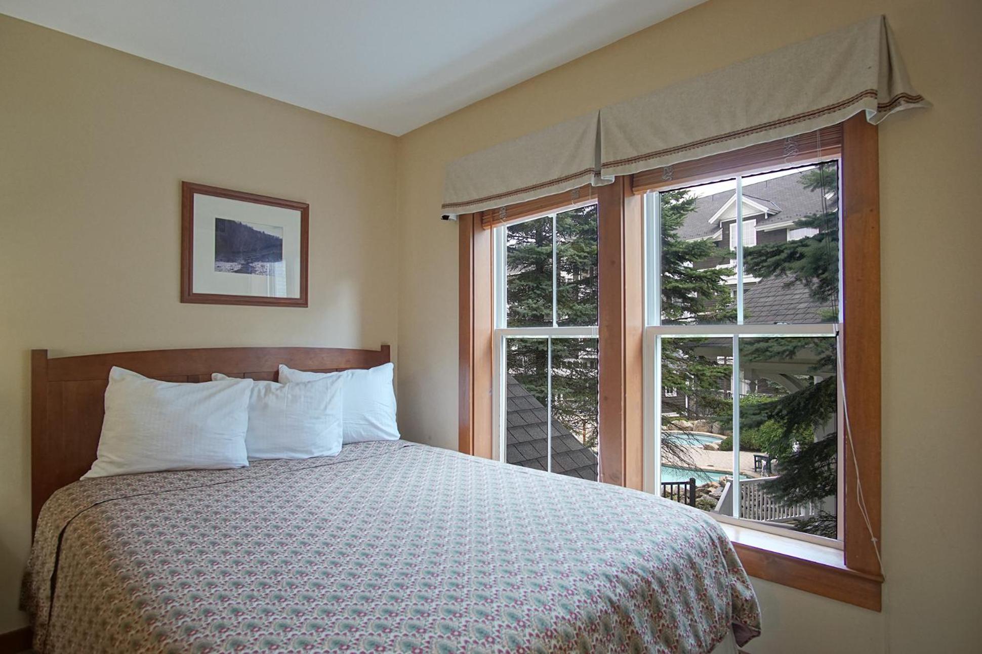 Allegheny Springs 201 : 2 Bedroom, 2 Full Bath: Slope Side; Gas Fireplace