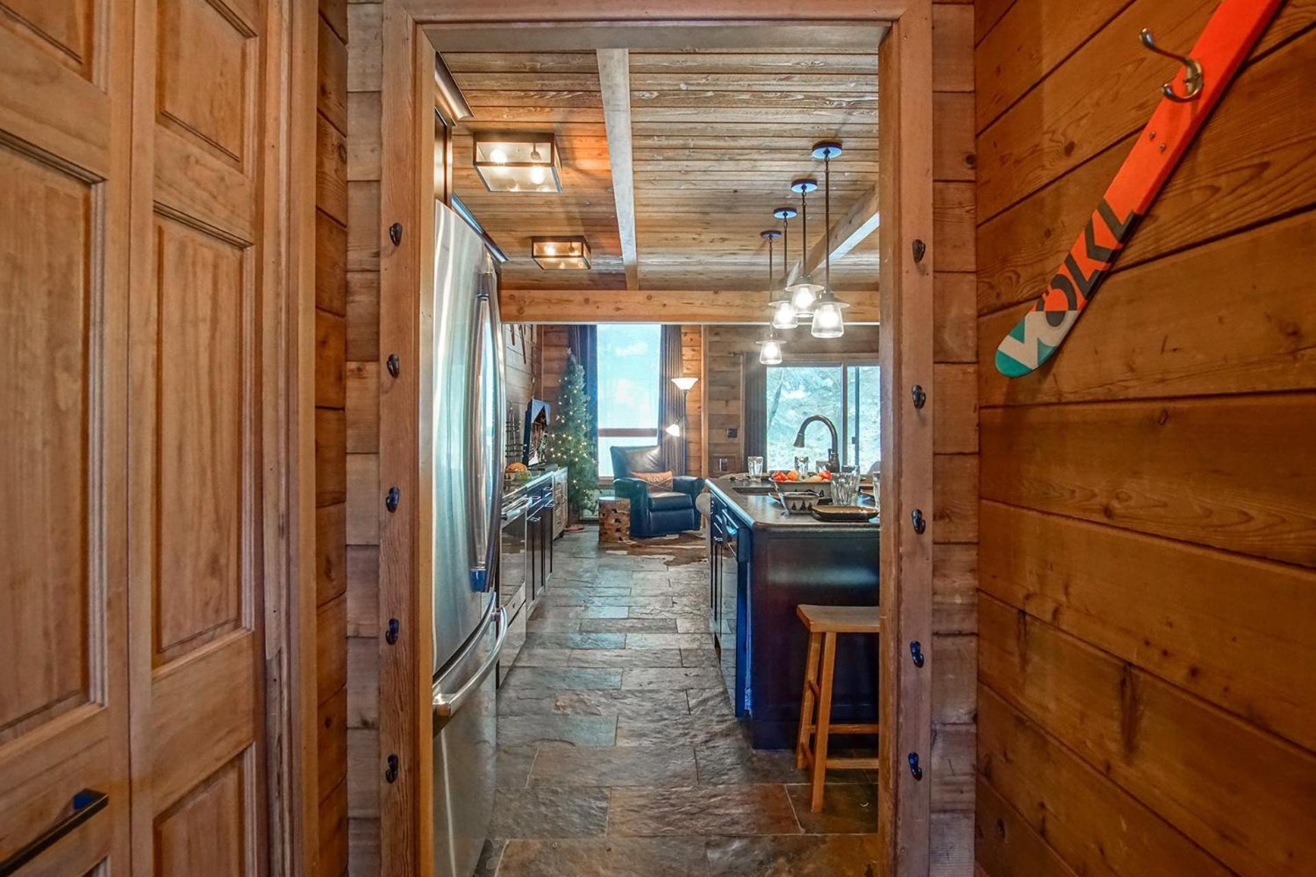 2 Br Plus Loft: Powder Monkey 2