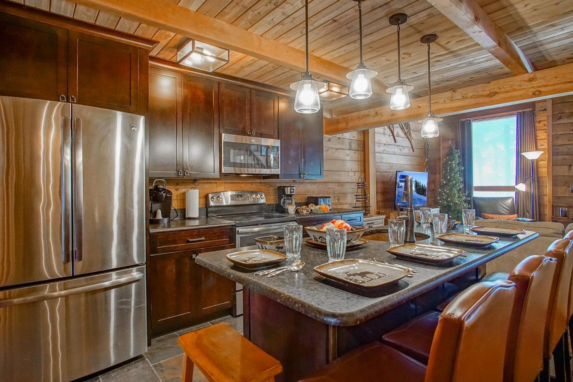 2 Br Plus Loft: Powder Monkey 2