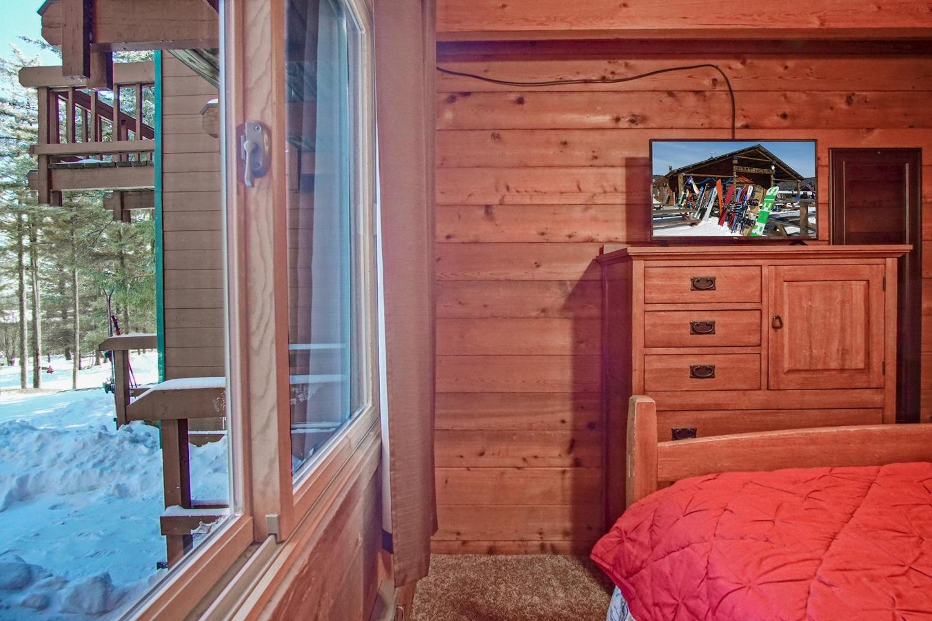 2 Br Plus Loft: Powder Monkey 2