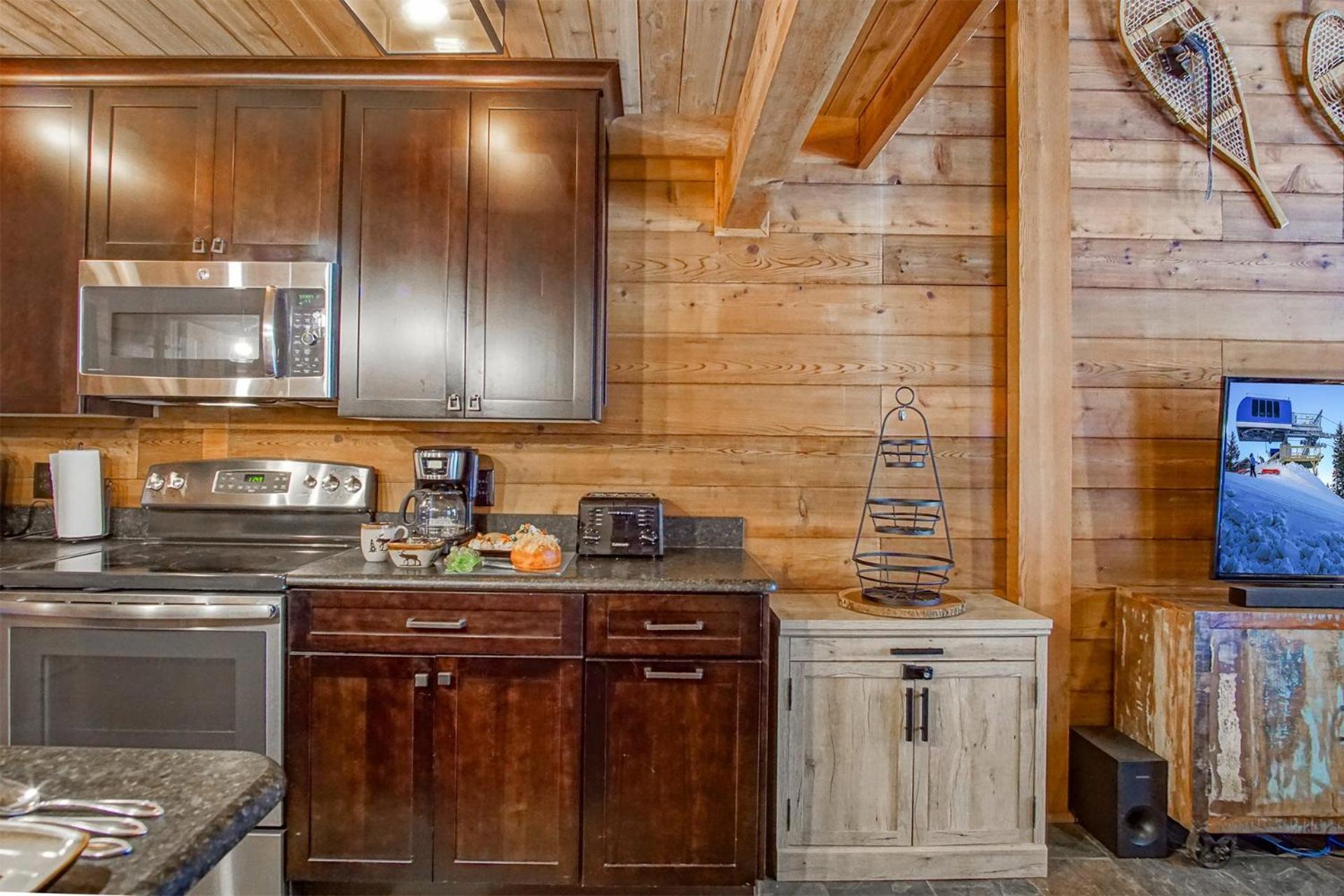 2 Br Plus Loft: Powder Monkey 2