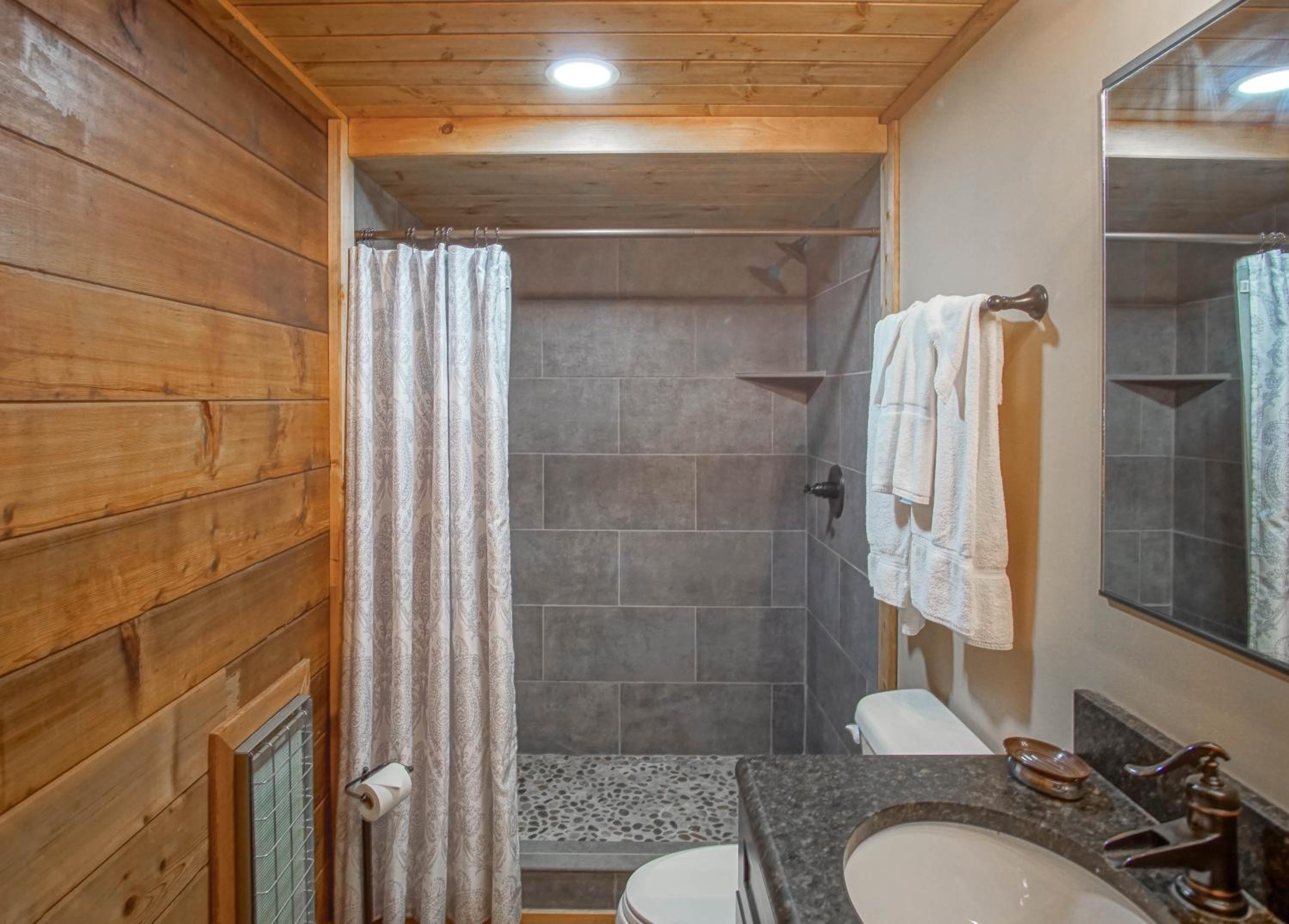 2 Br Plus Loft: Powder Monkey 2