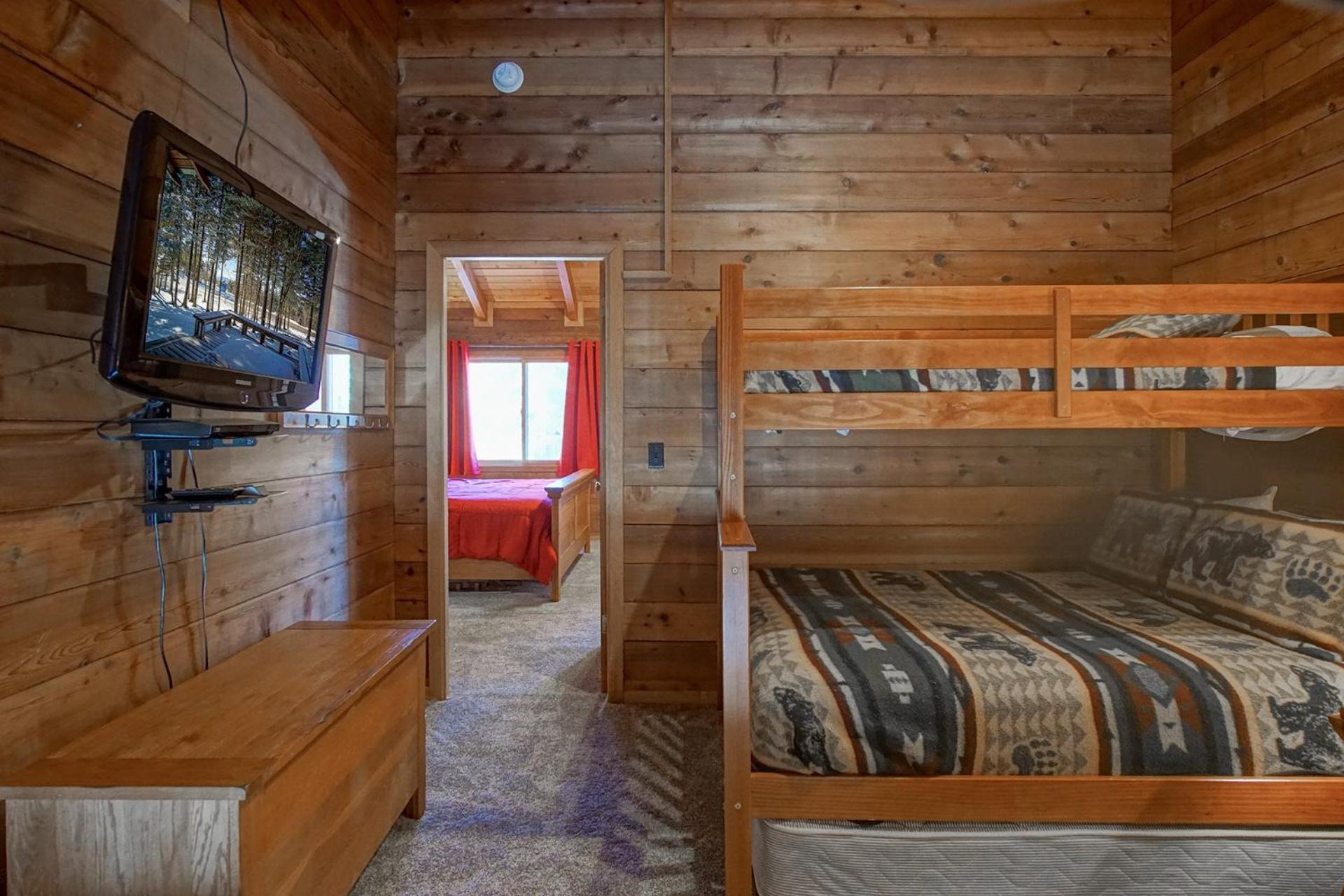 2 Br Plus Loft: Powder Monkey 2