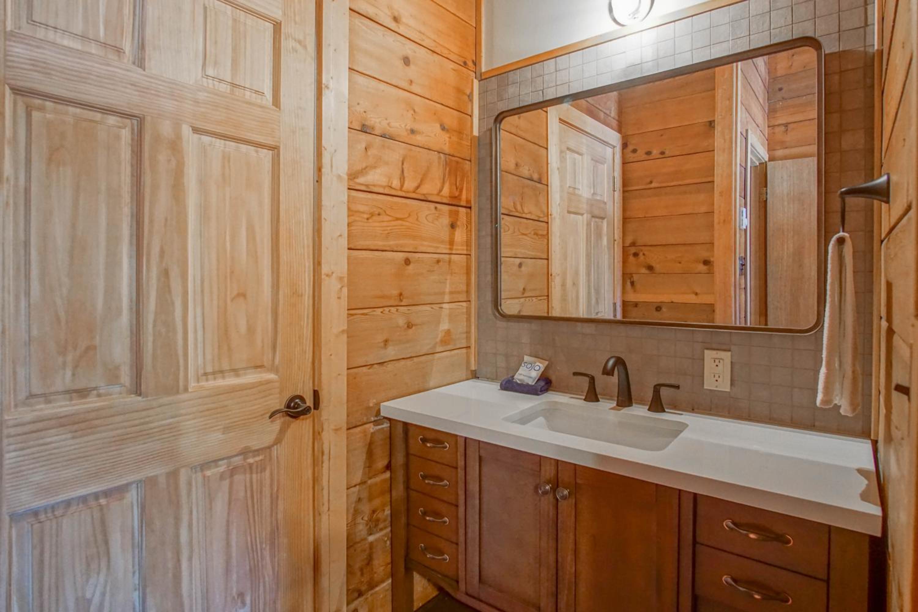 2 Br Plus Loft: Powder Monkey 2