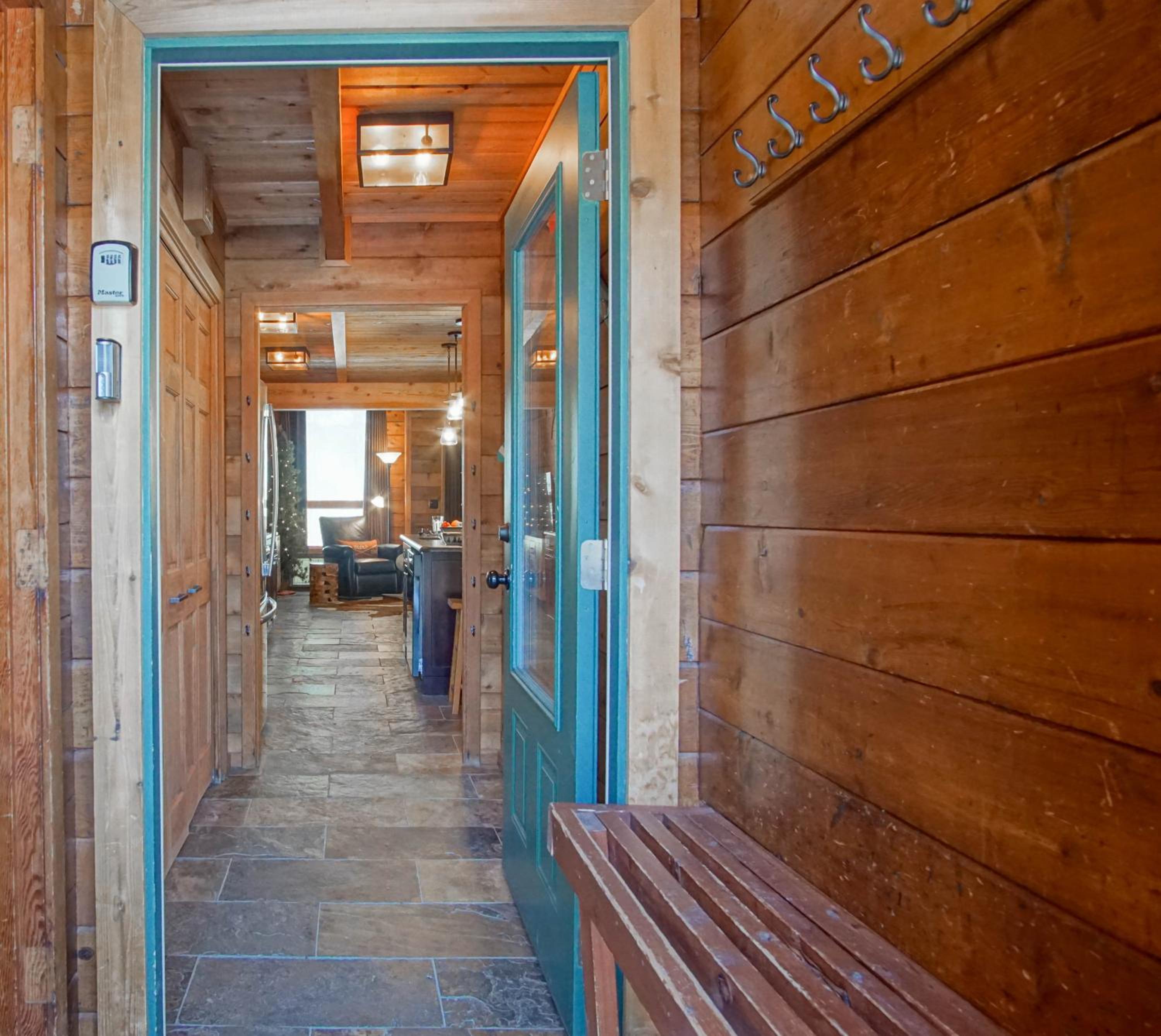 2 Br Plus Loft: Powder Monkey 2
