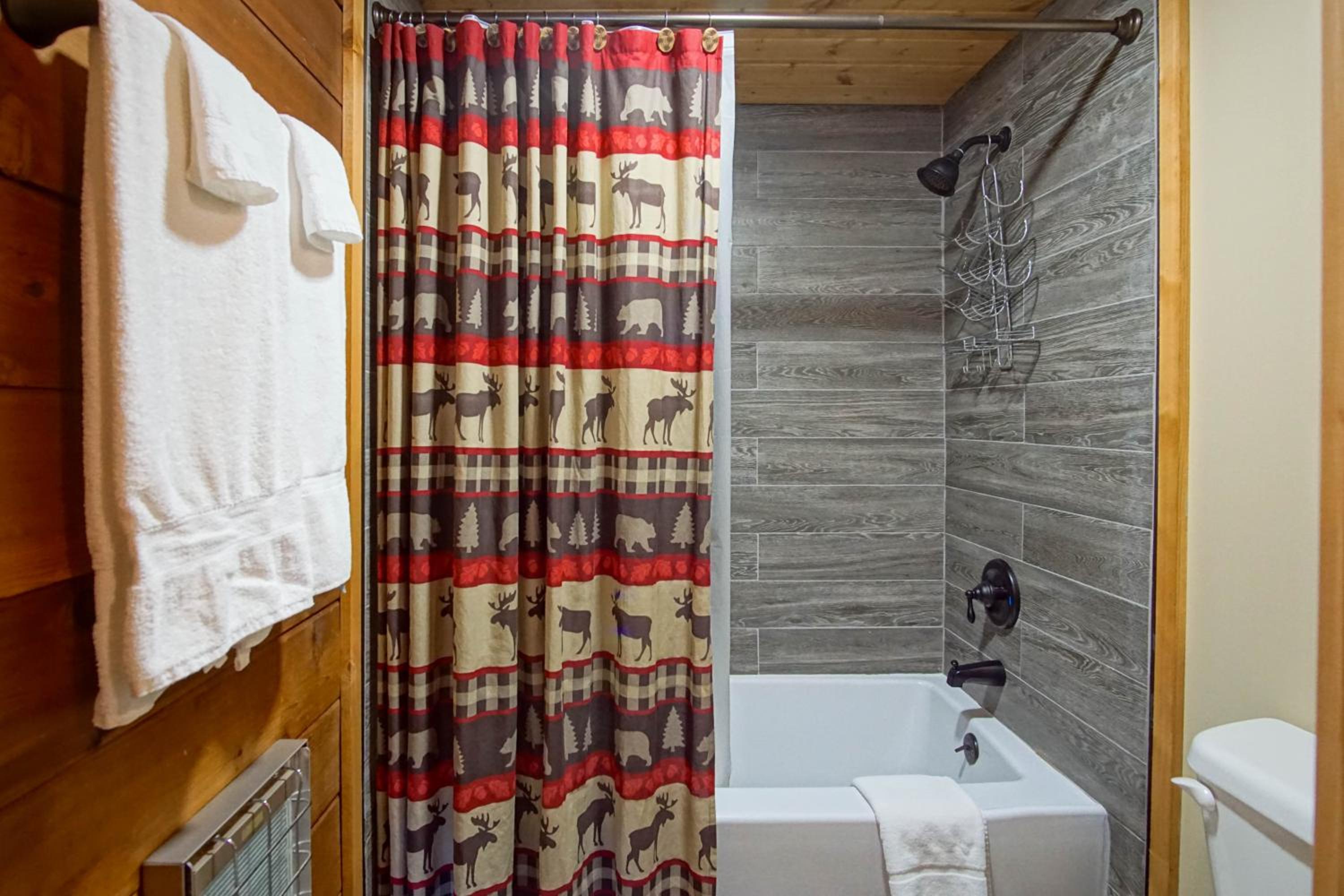 2 Br Plus Loft: Powder Monkey 2