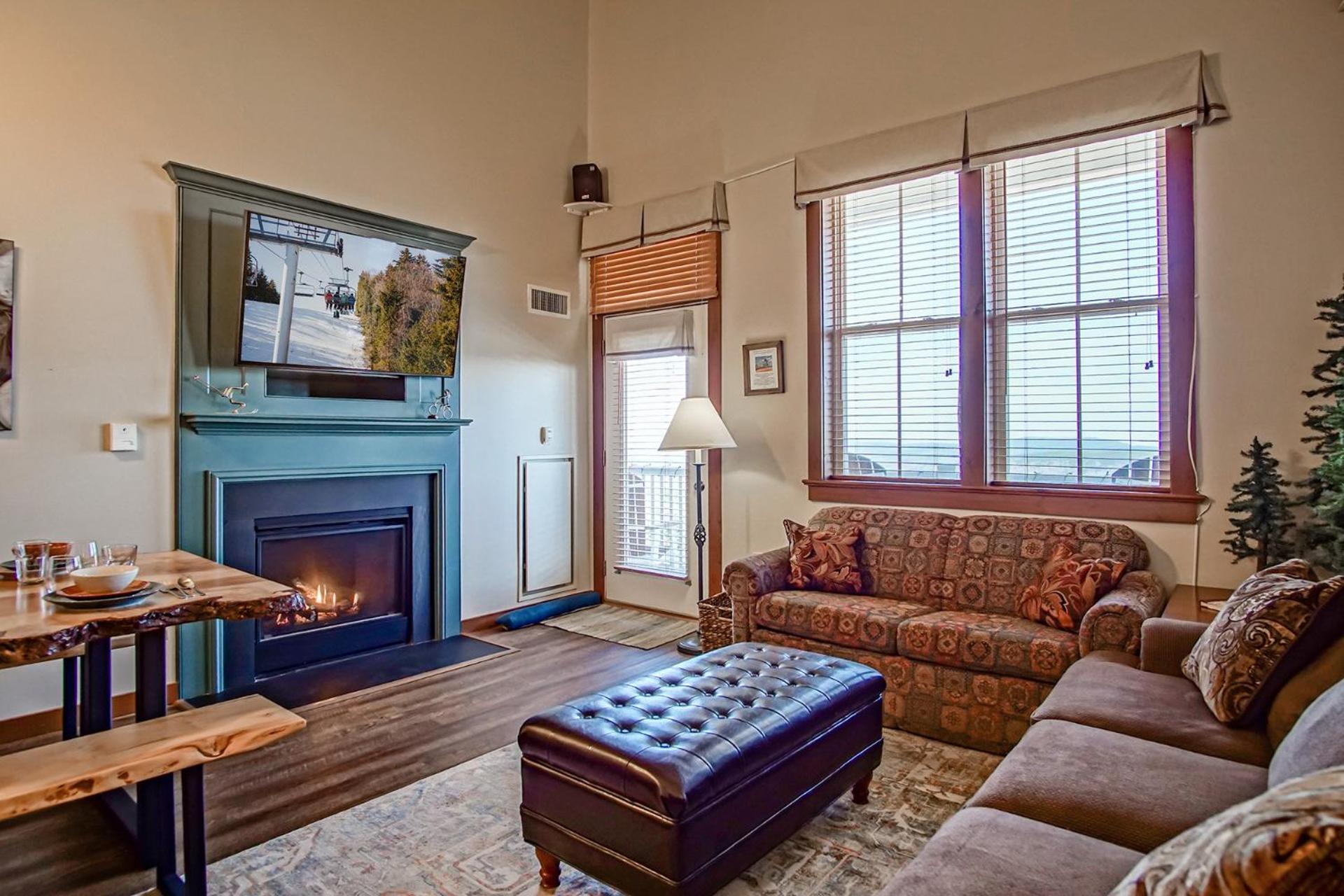 Allegheny Springs 440: Slope Side, Views Of The Slope 2 Bedroom Plus Den 2 Bath