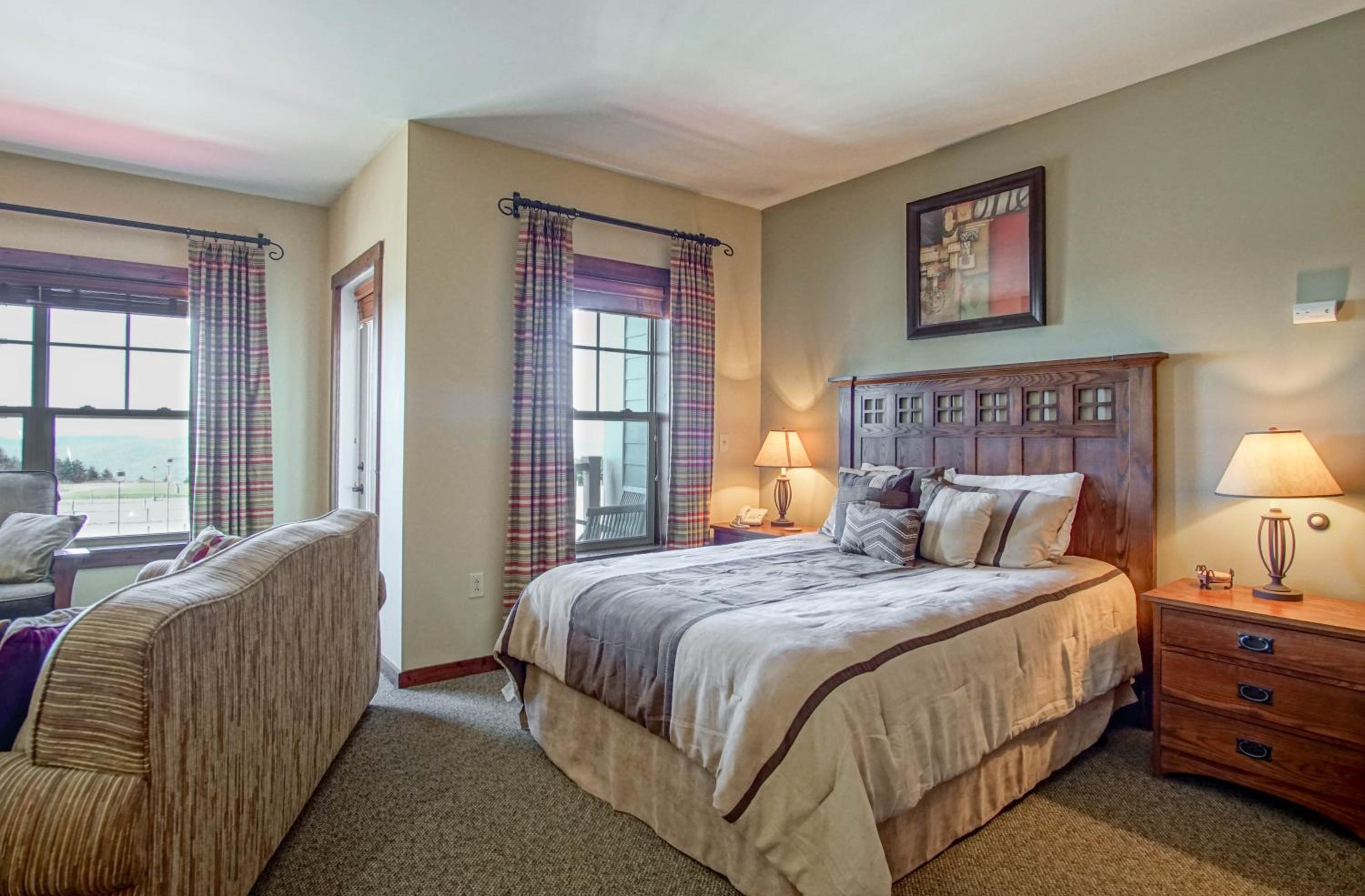 Soaring Eagle 315, Cozy Studio