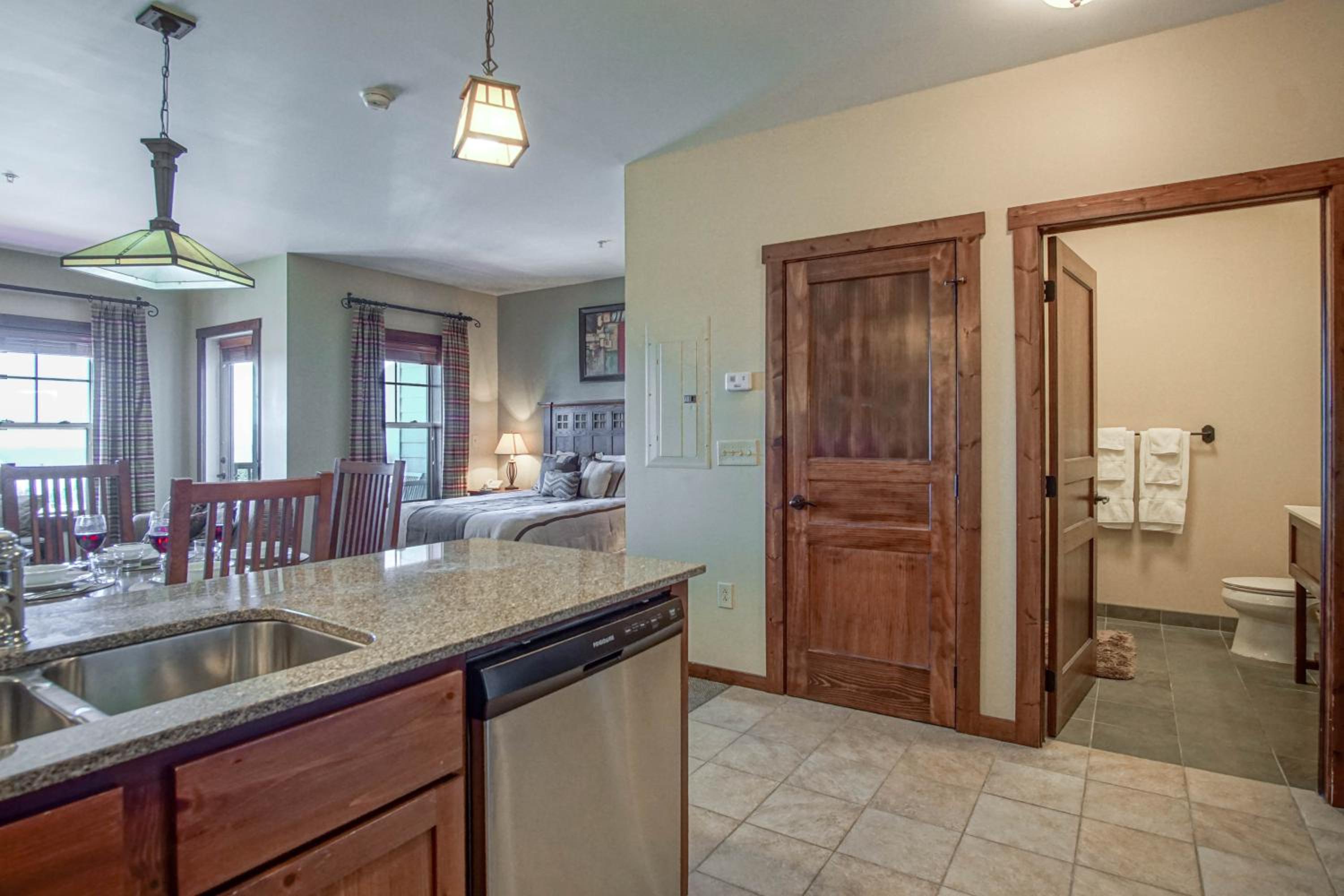 Soaring Eagle 315, Cozy Studio