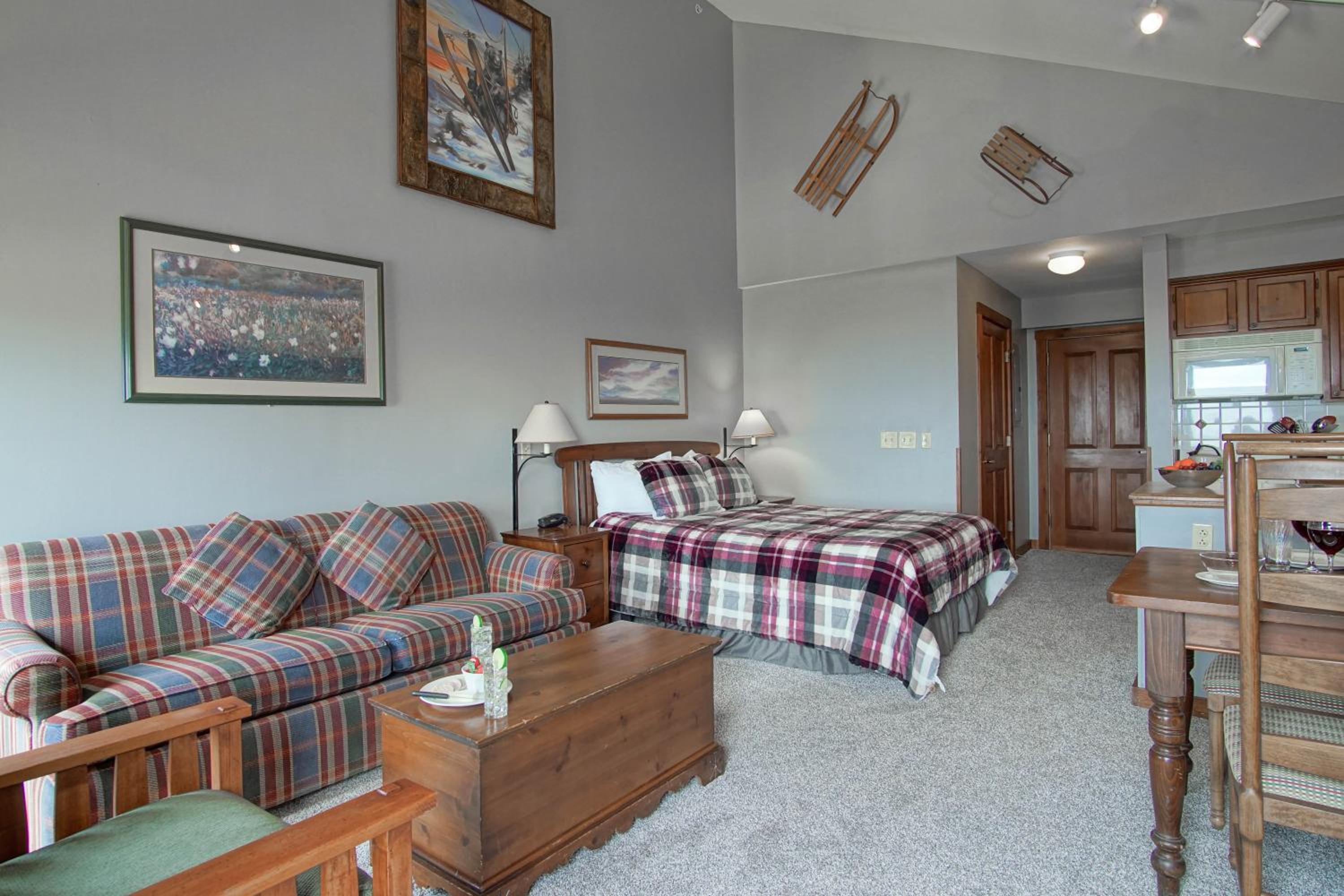 Rimfire 406: Slope Side, Large open studio full kitchen and high ceilings Western facing view