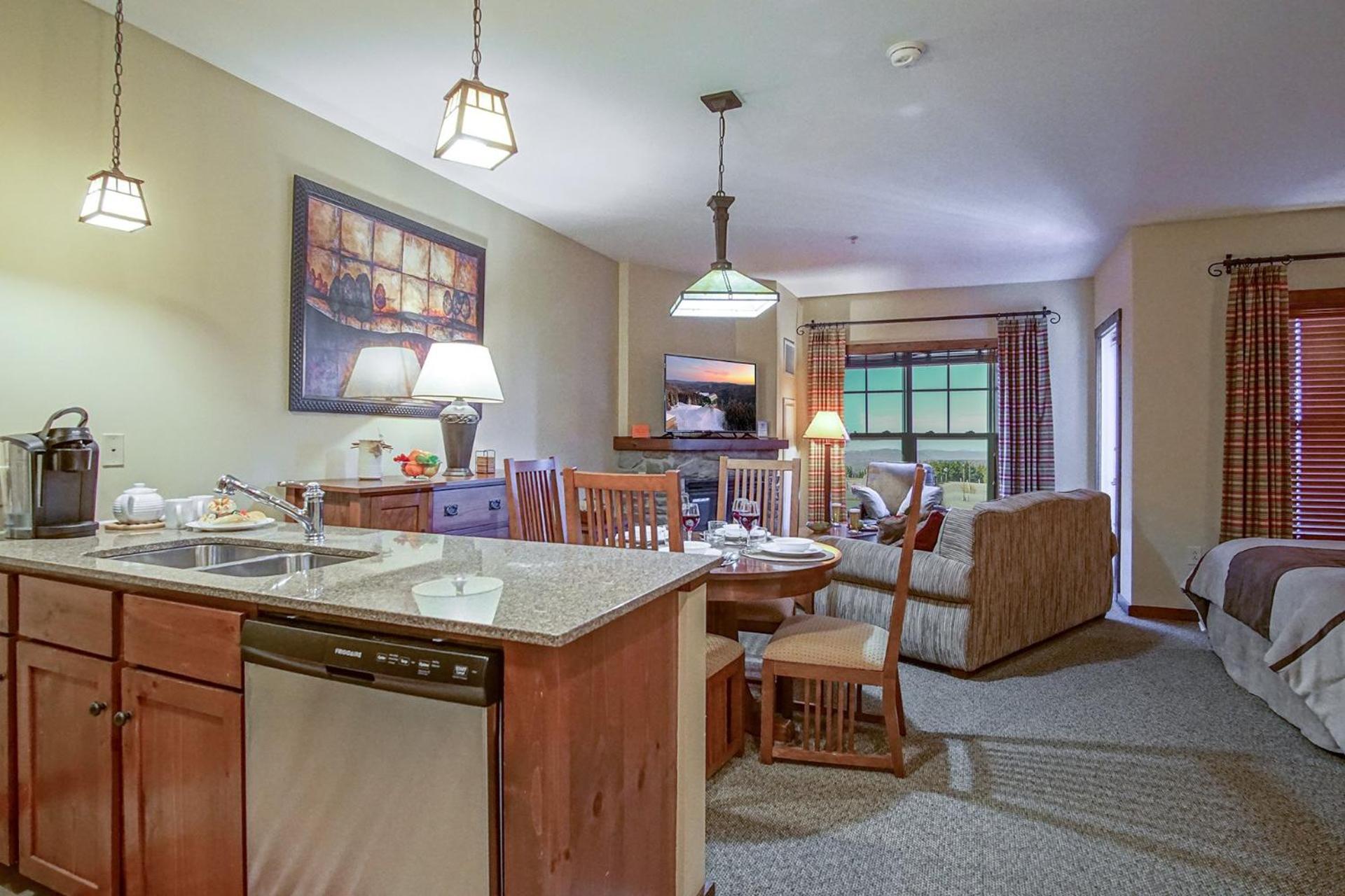 Soaring Eagle 315, Cozy Studio