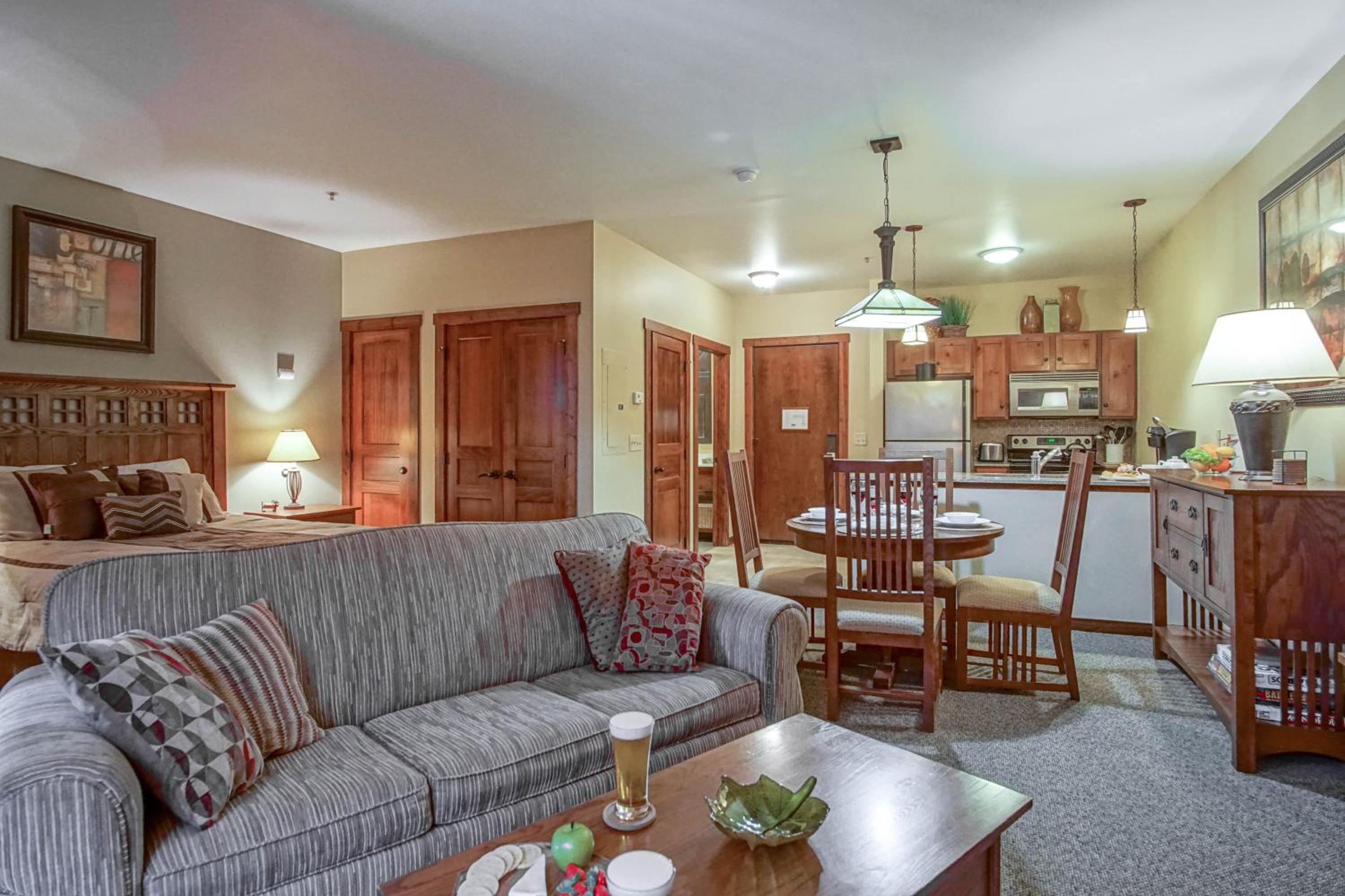 Soaring Eagle 315, Cozy Studio