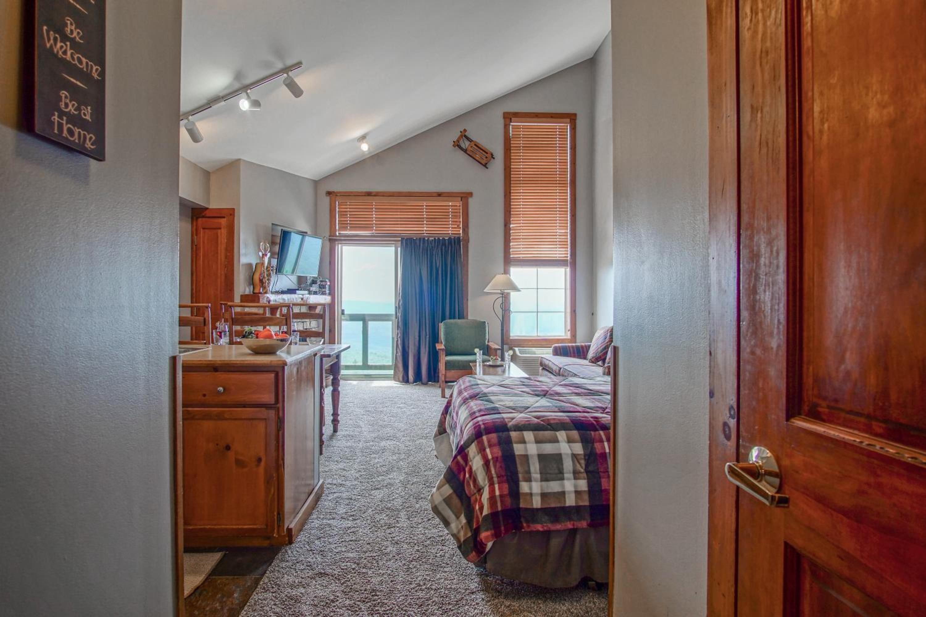 Rimfire 406: Slope Side, Large open studio full kitchen and high ceilings Western facing view
