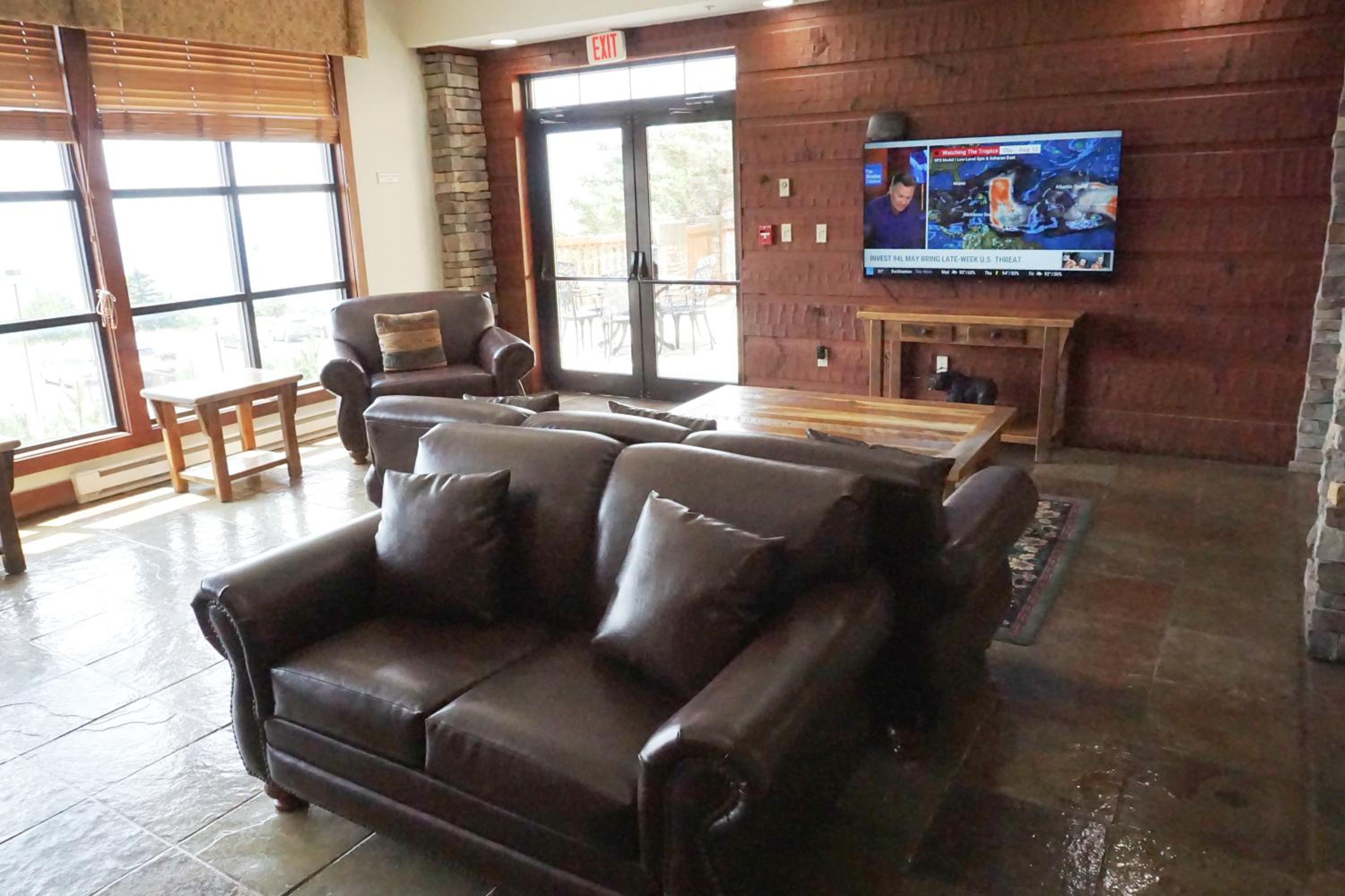 Rimfire 406: Slope Side, Large open studio full kitchen and high ceilings Western facing view