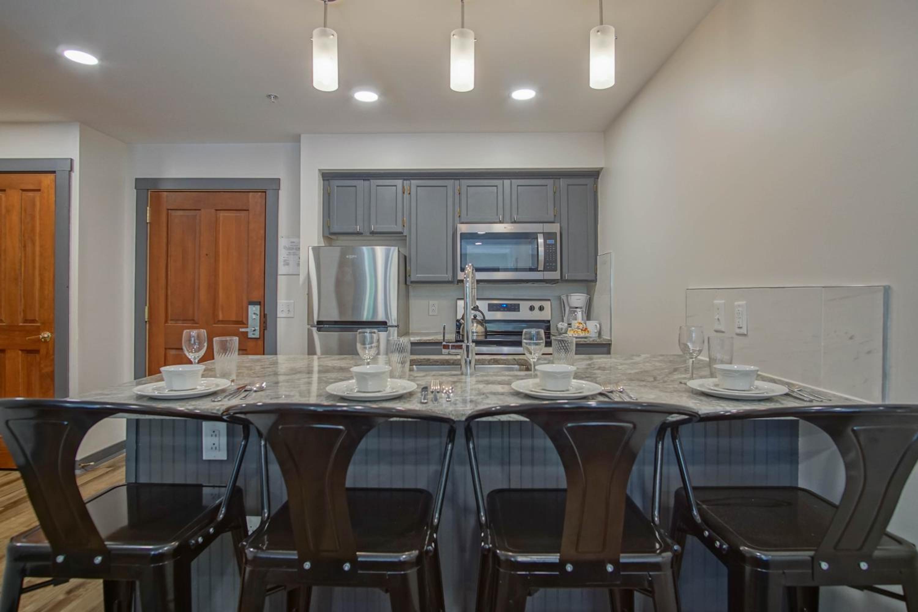 Rimfire 259 : Walking distance to village,slopes, 1 Br Sleeps 4