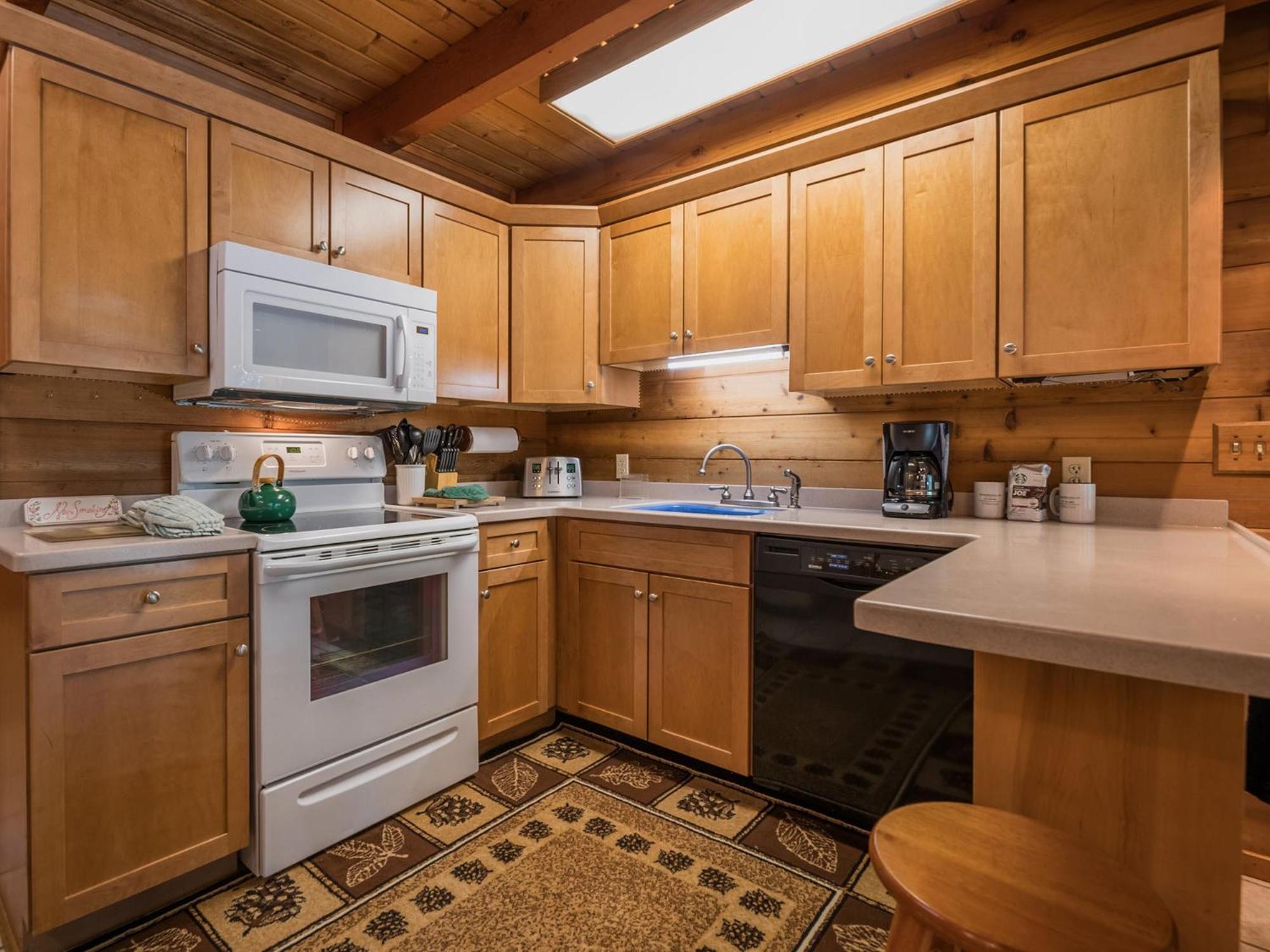 Powder Monkey #3: 3 Bedrooms, 2 Full Baths: Slope Side