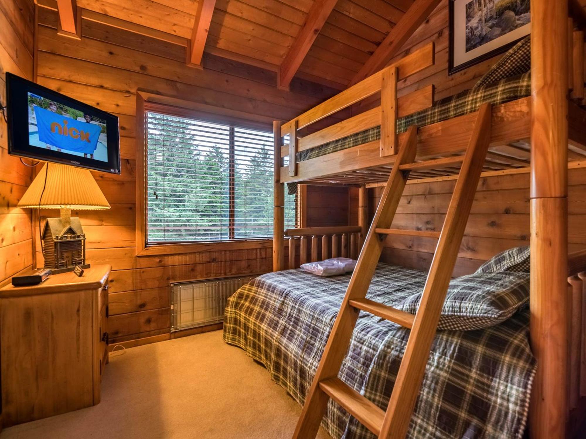 Powder Monkey #3: 3 Bedrooms, 2 Full Baths: Slope Side