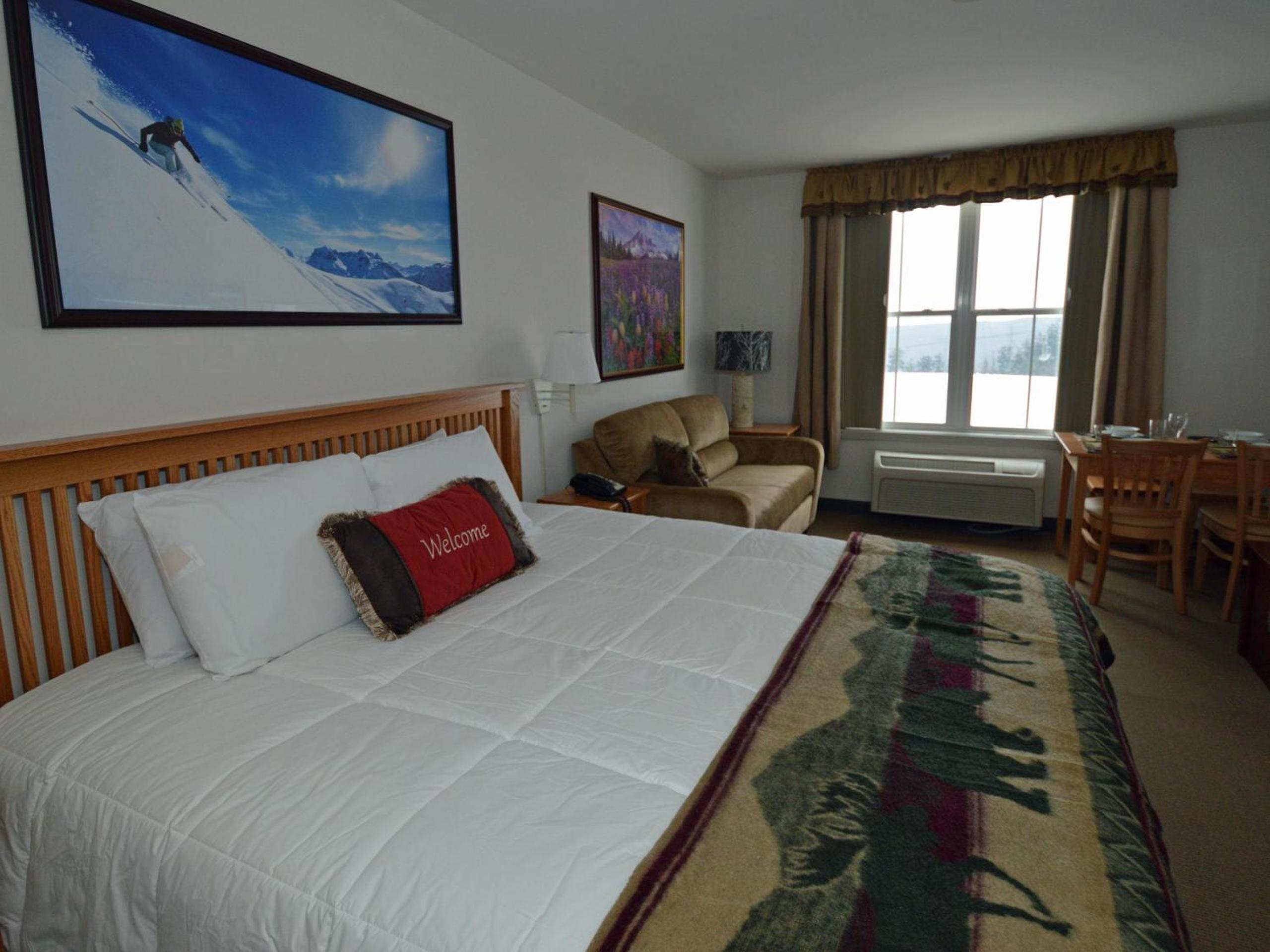 Expedition Station #120: Snowshoe's Premier Slopeside Junior Studio Accommodations