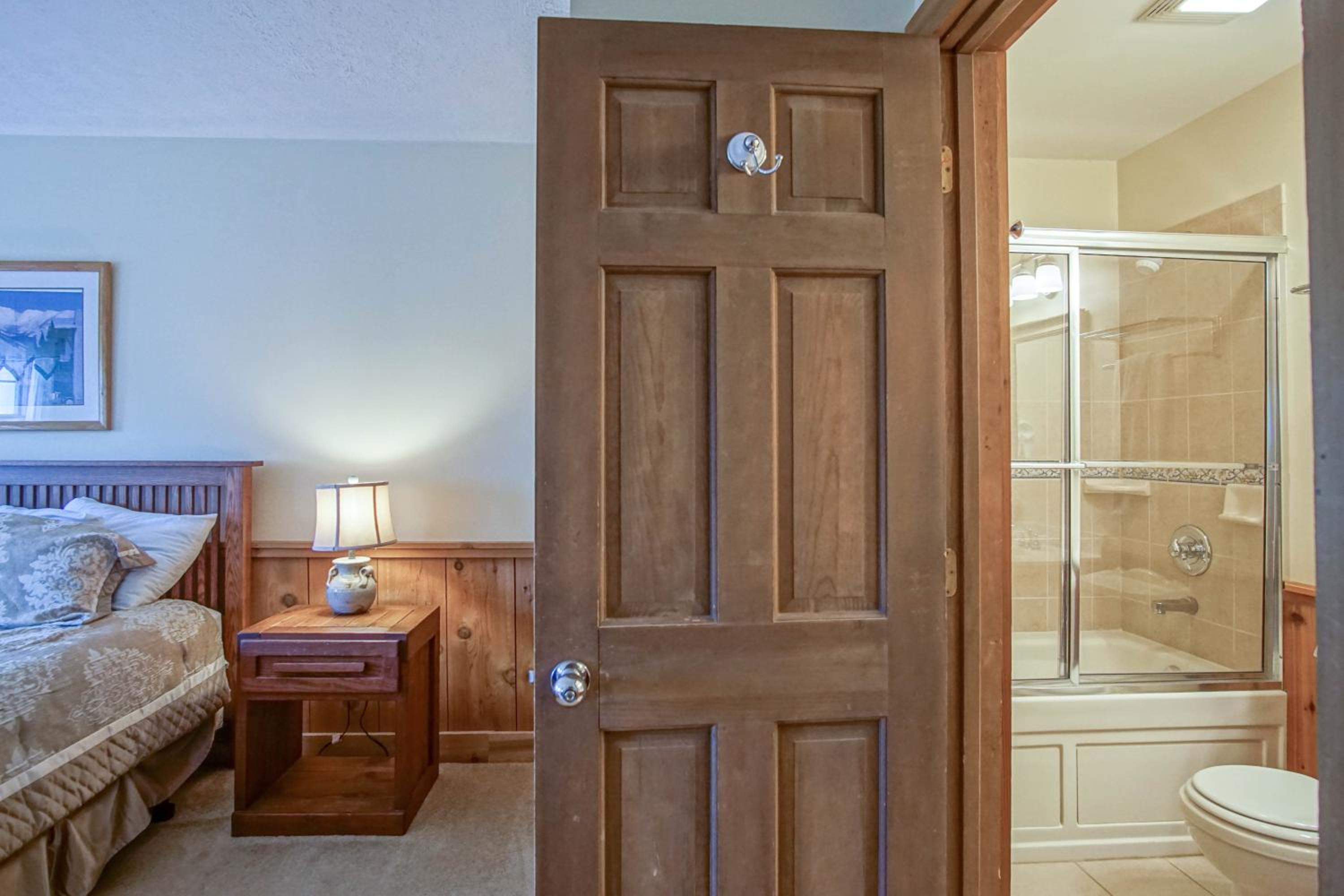 Whistlepunk #24: 4 Bedroom, 3 Bath: Slope Side, Wood Fireplace