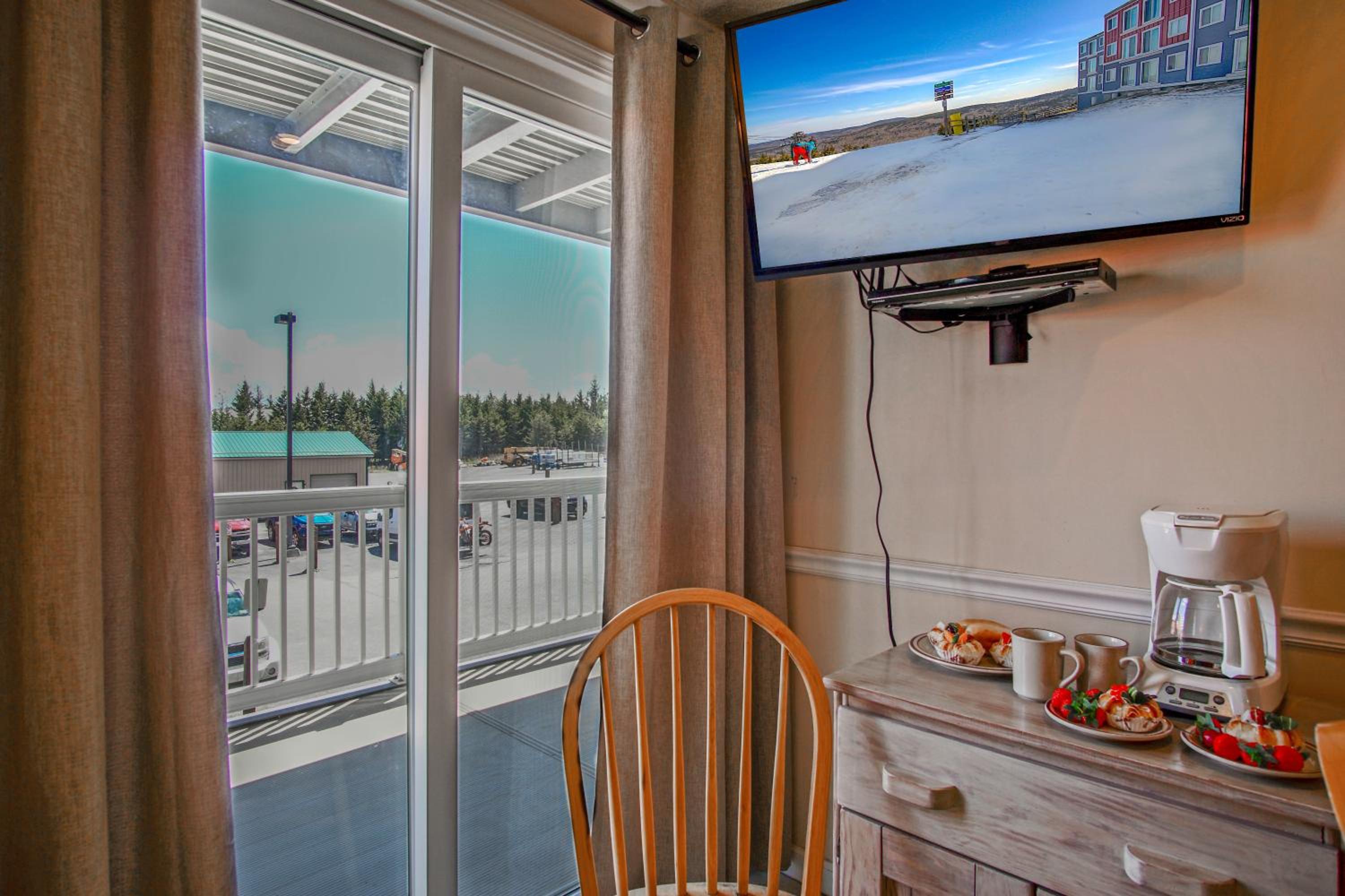 Mountain Lodge 233 2 Br Condo With Access to Ball Hooter Lift