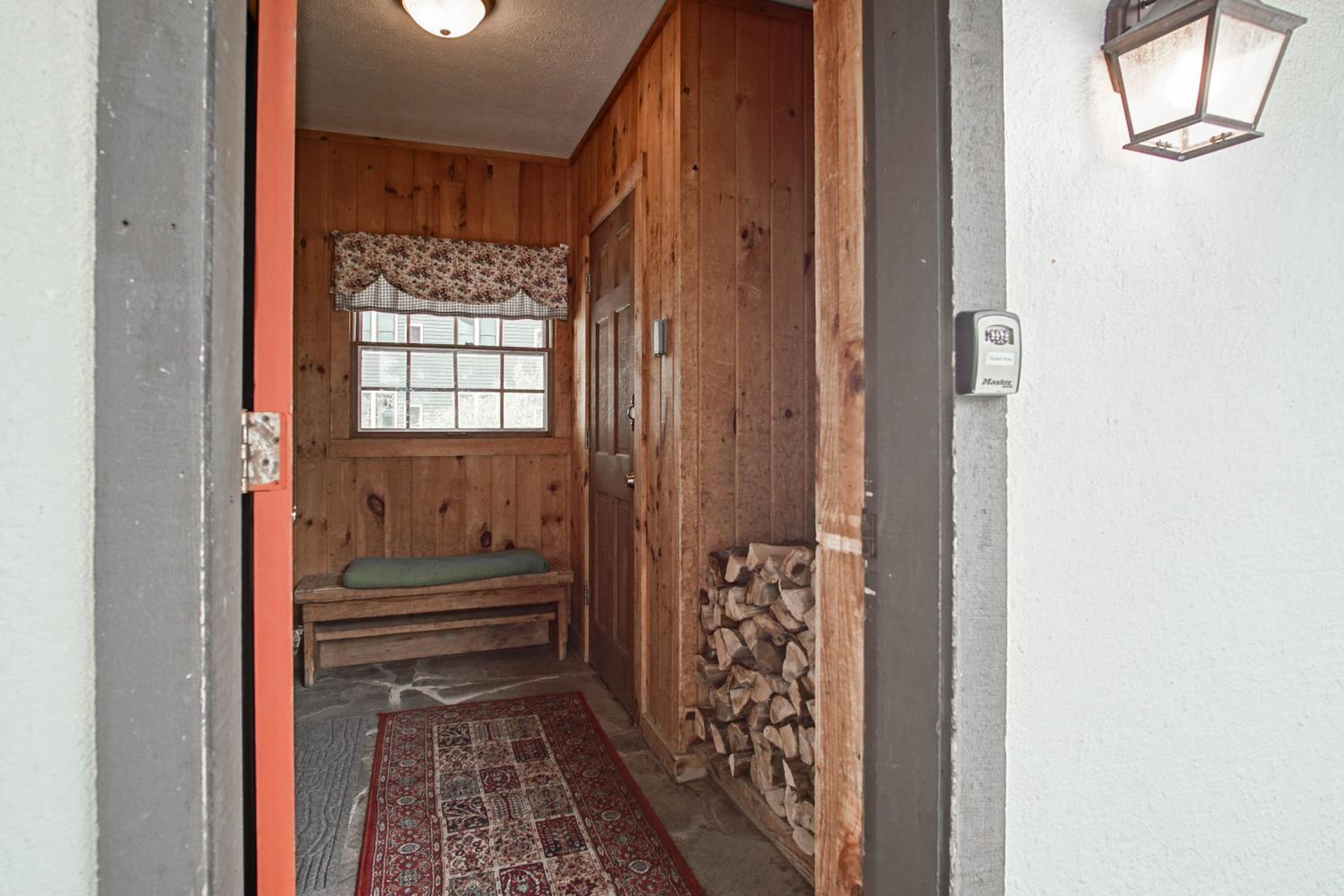 Whistlepunk #24: 4 Bedroom, 3 Bath: Slope Side, Wood Fireplace