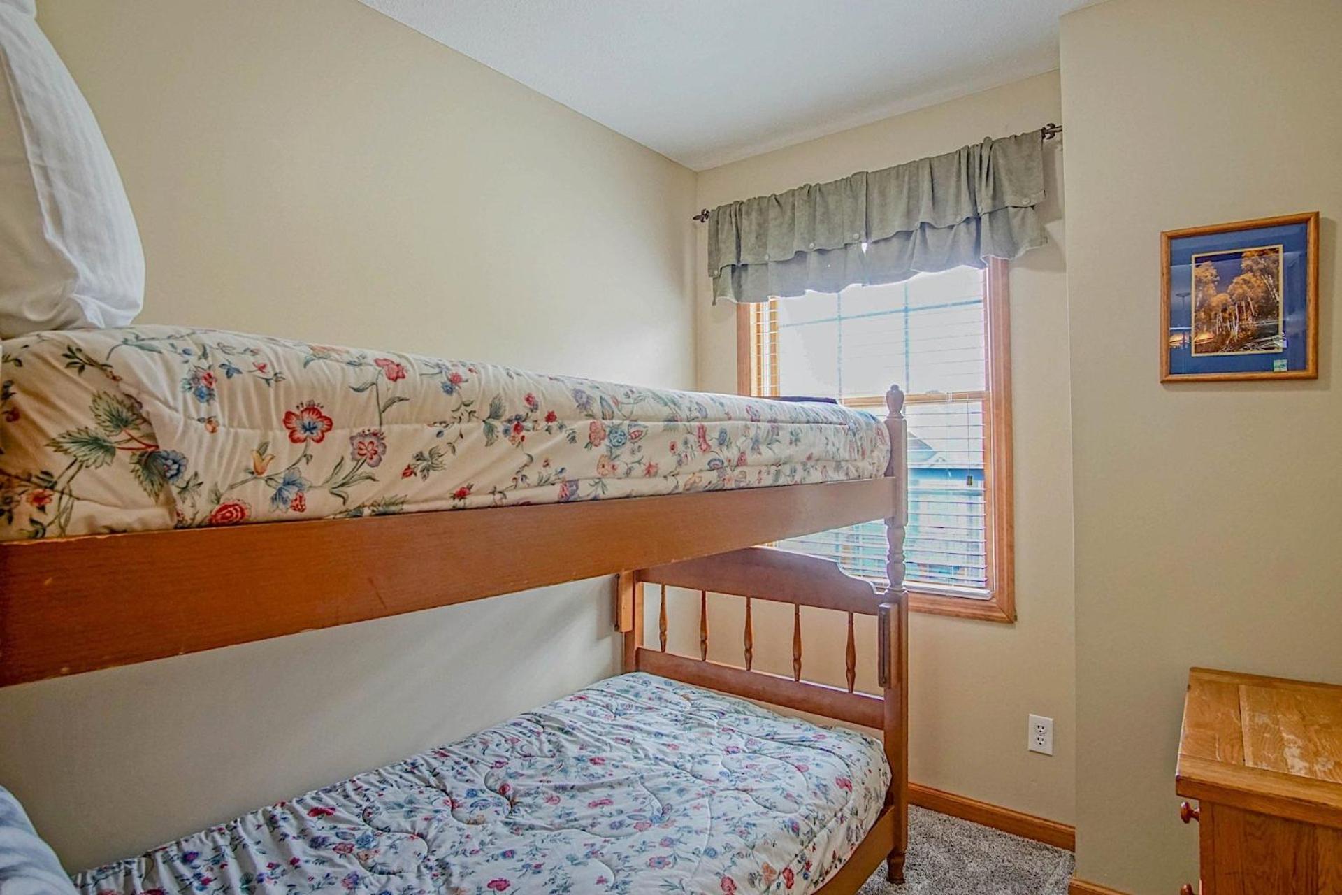 Creekside E17, Frisco Kid Retreat Jacuzzi Sleeps 11