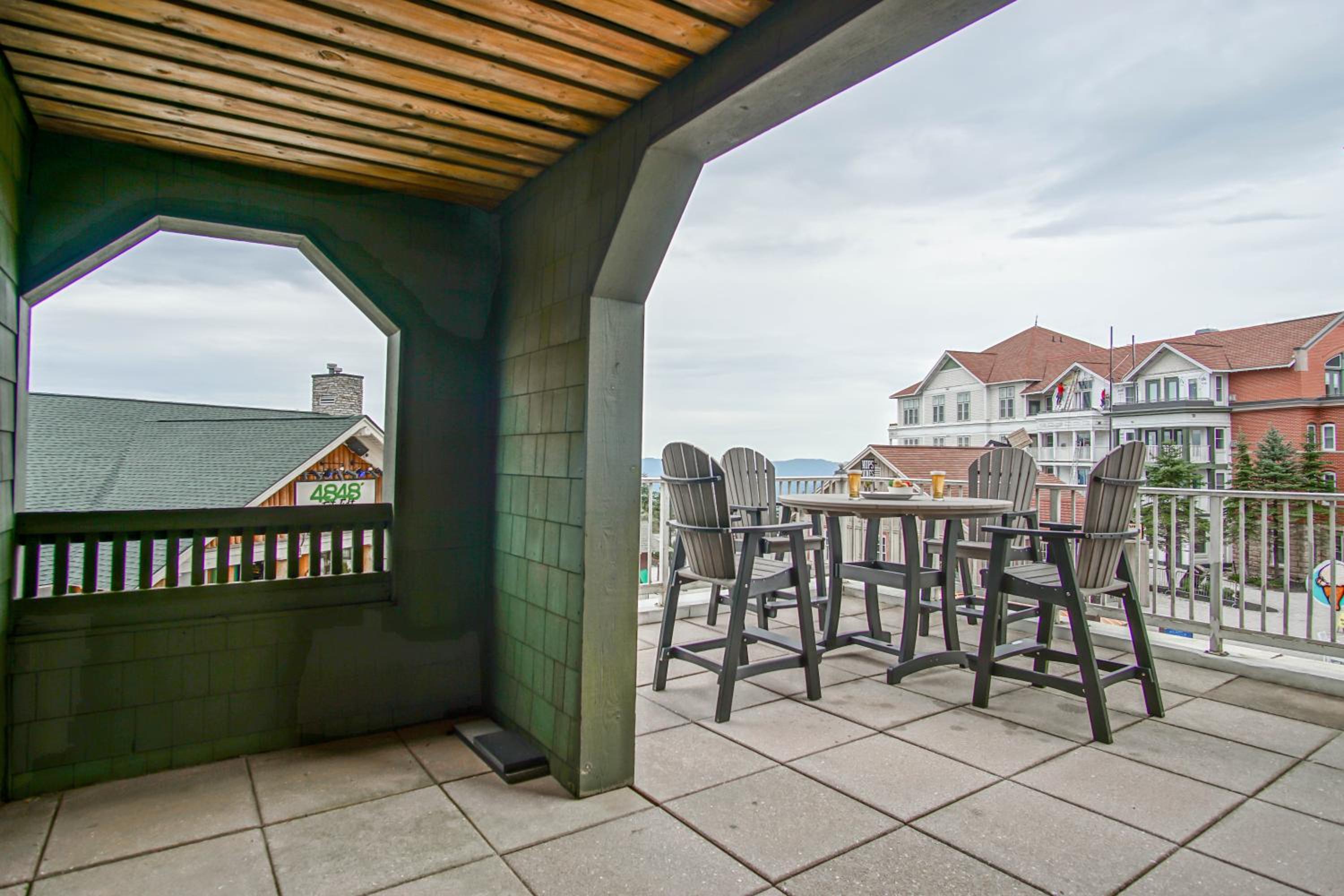 Highland House #102-104: 2Br: 2 Bath