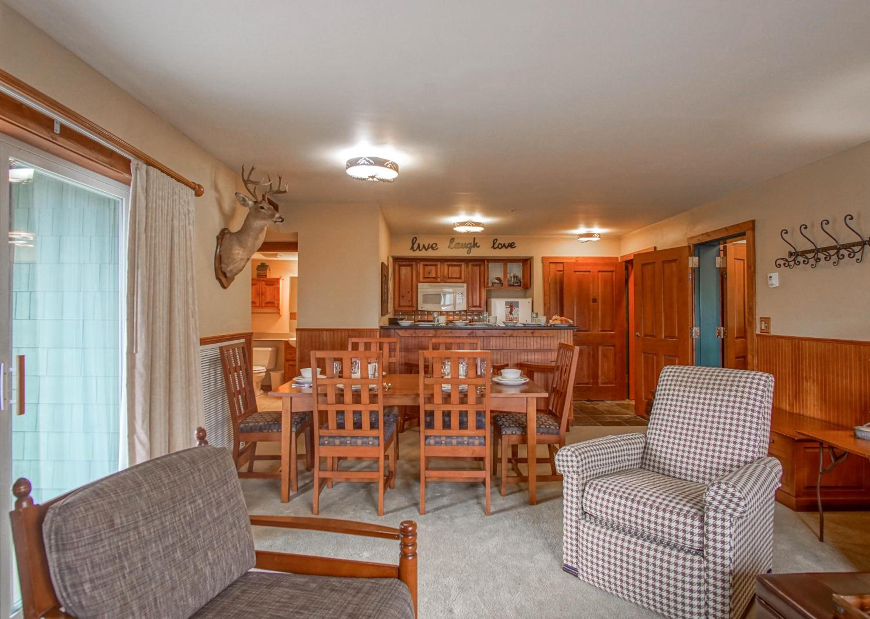 Highland House #102-104: 2Br: 2 Bath