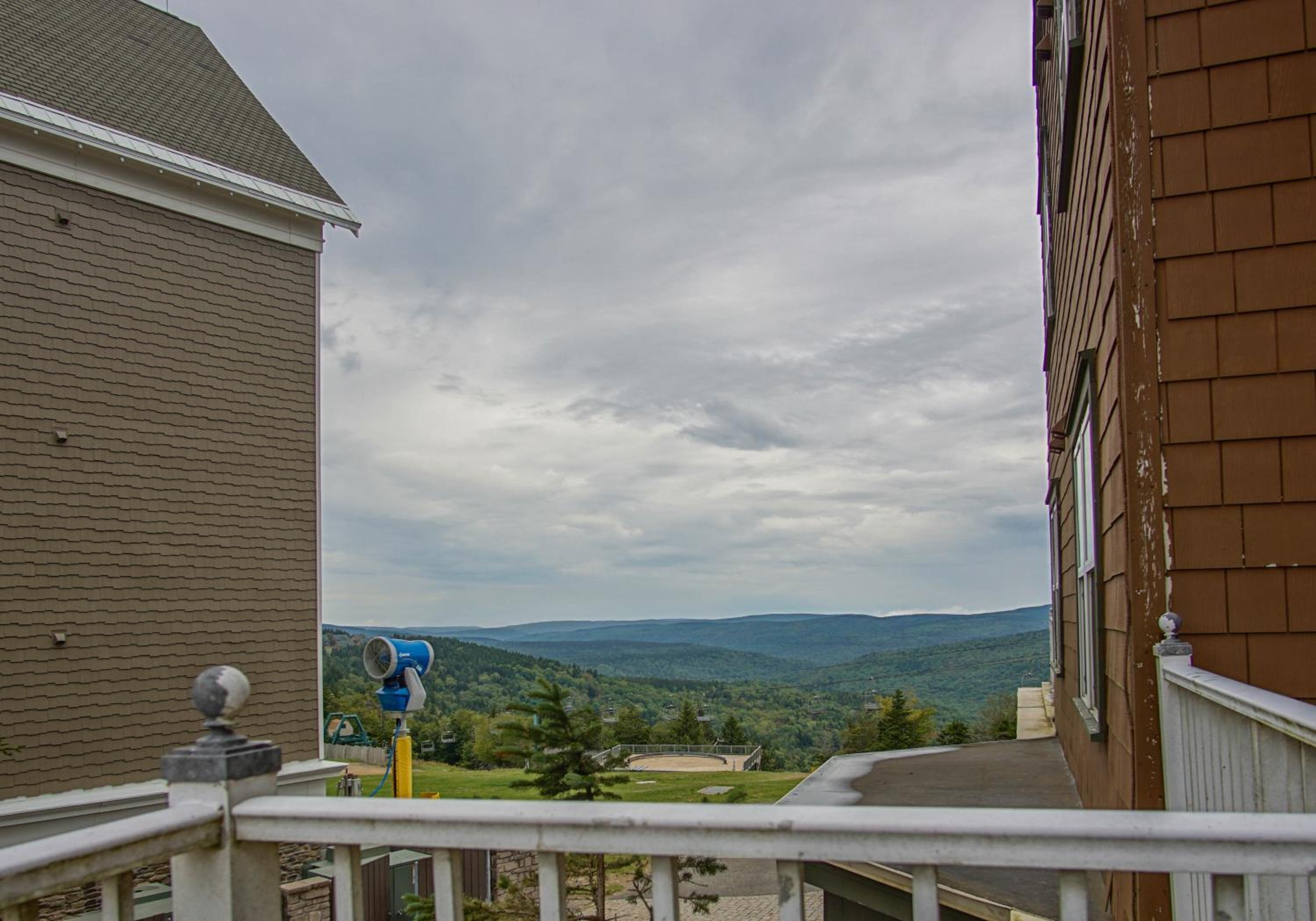 Highland House #102-104: 2Br: 2 Bath