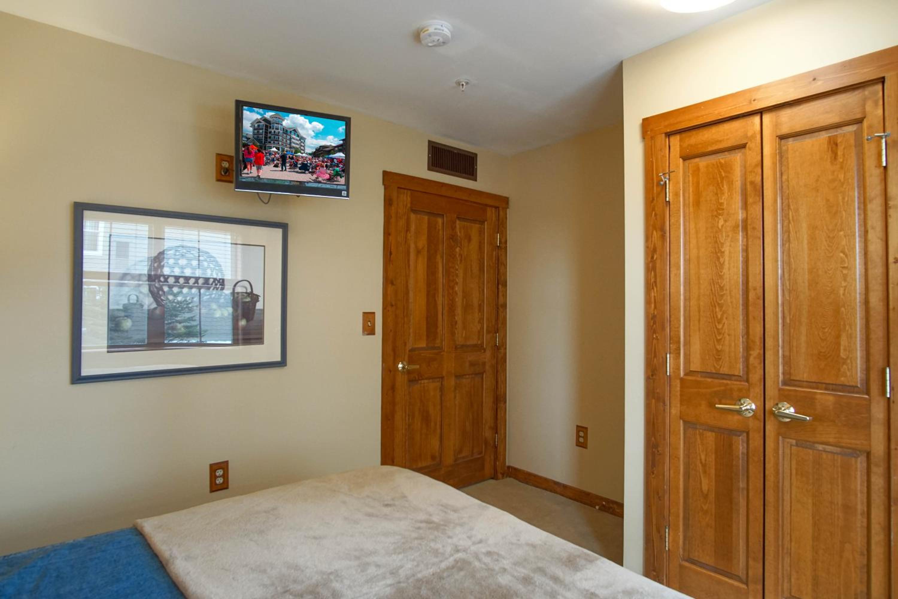Highland House #102-104: 2Br: 2 Bath