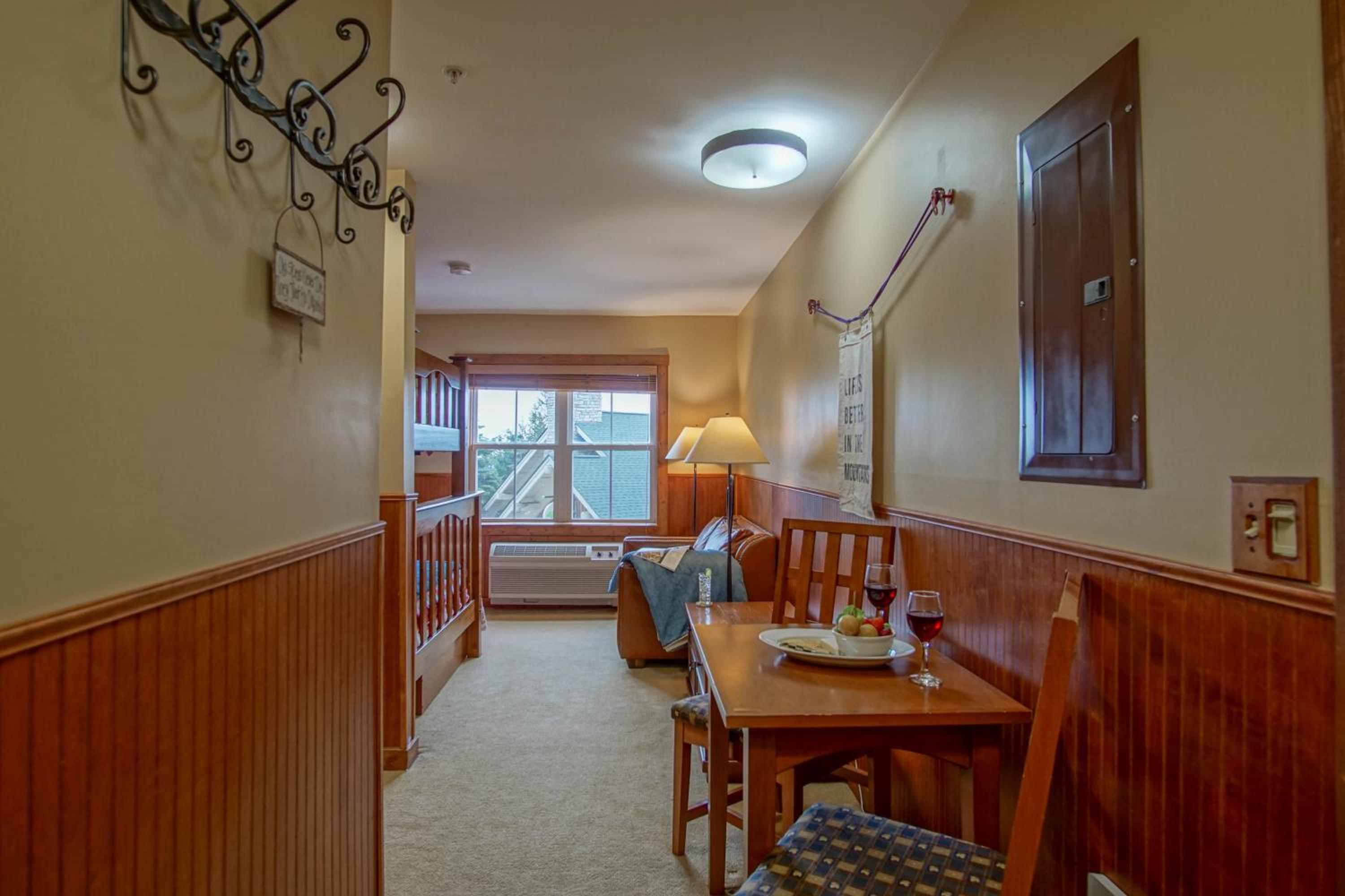 Highland House #102-104: 2Br: 2 Bath