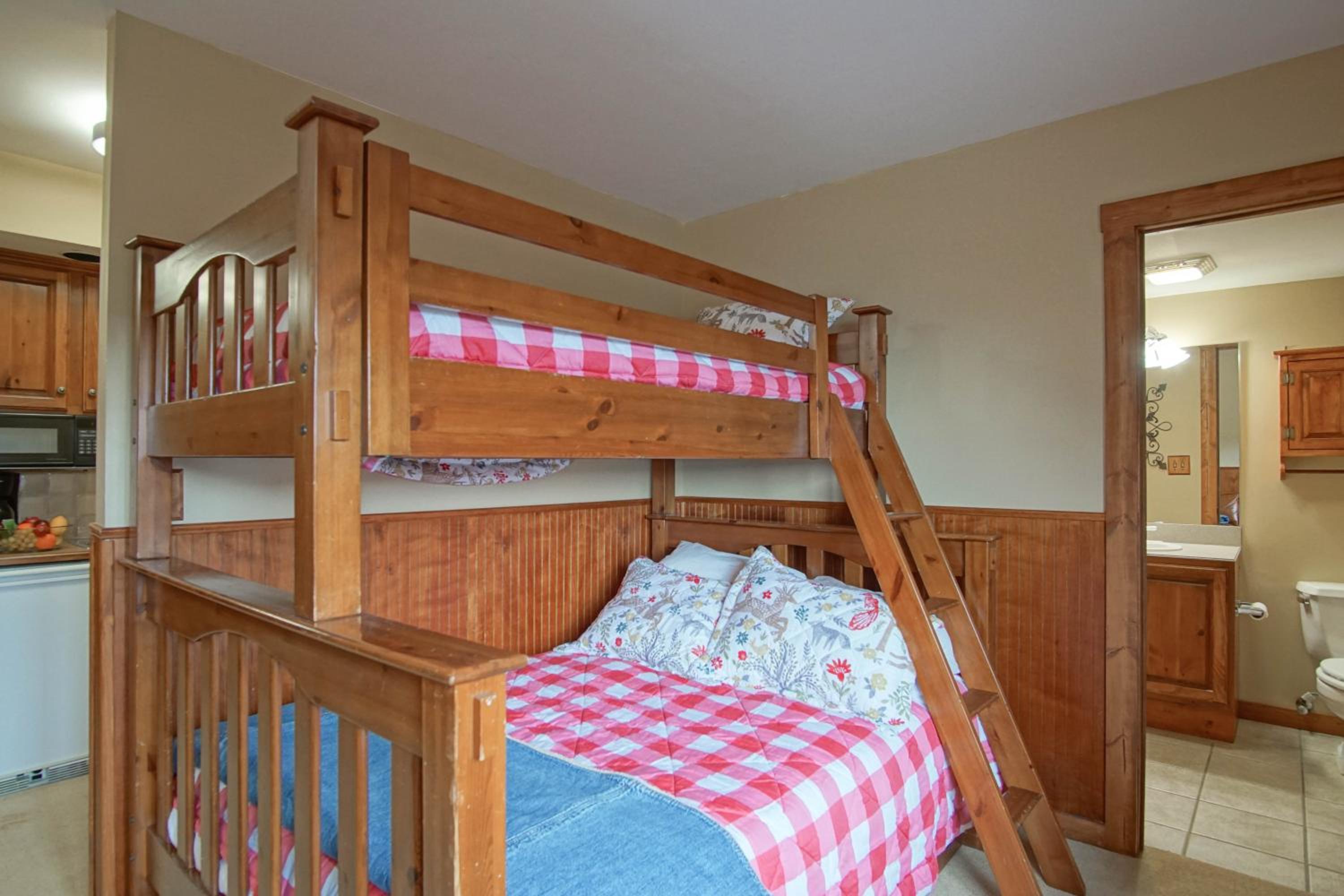 Highland House #102-104: 2Br: 2 Bath