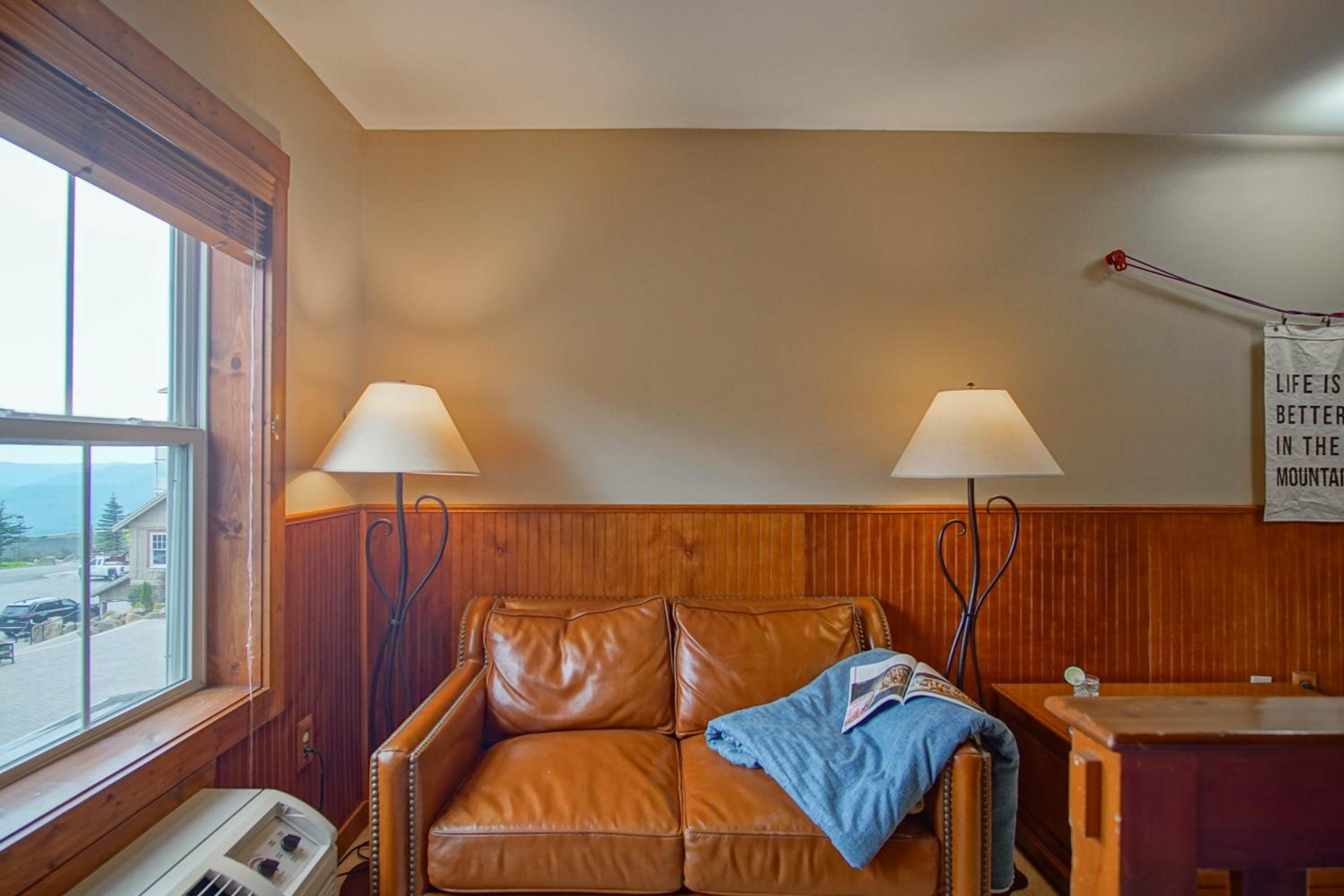 Highland House #102-104: 2Br: 2 Bath