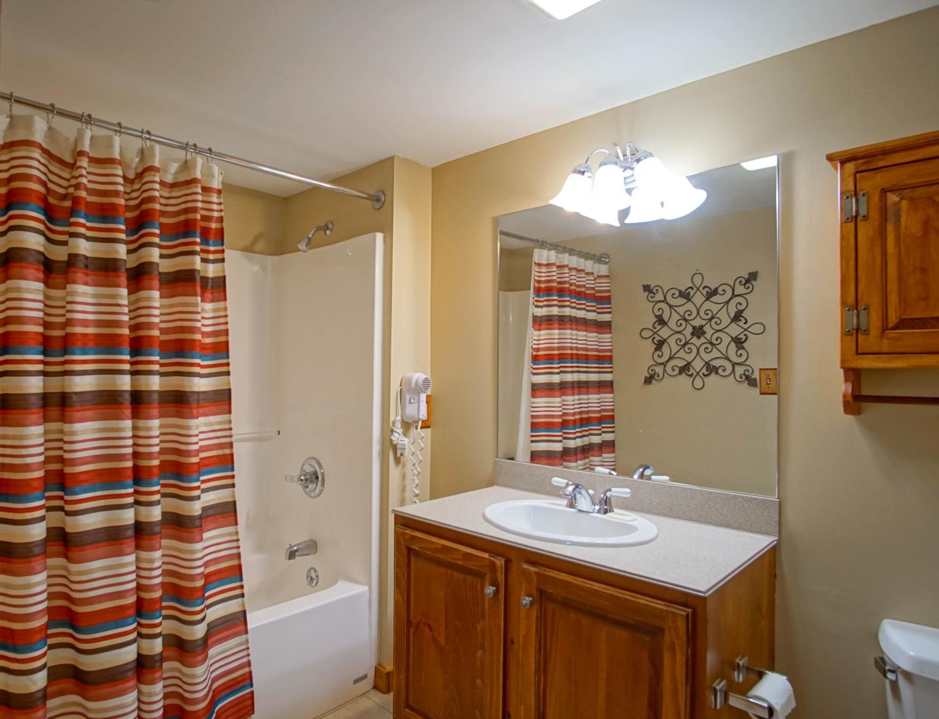 Highland House #102-104: 2Br: 2 Bath