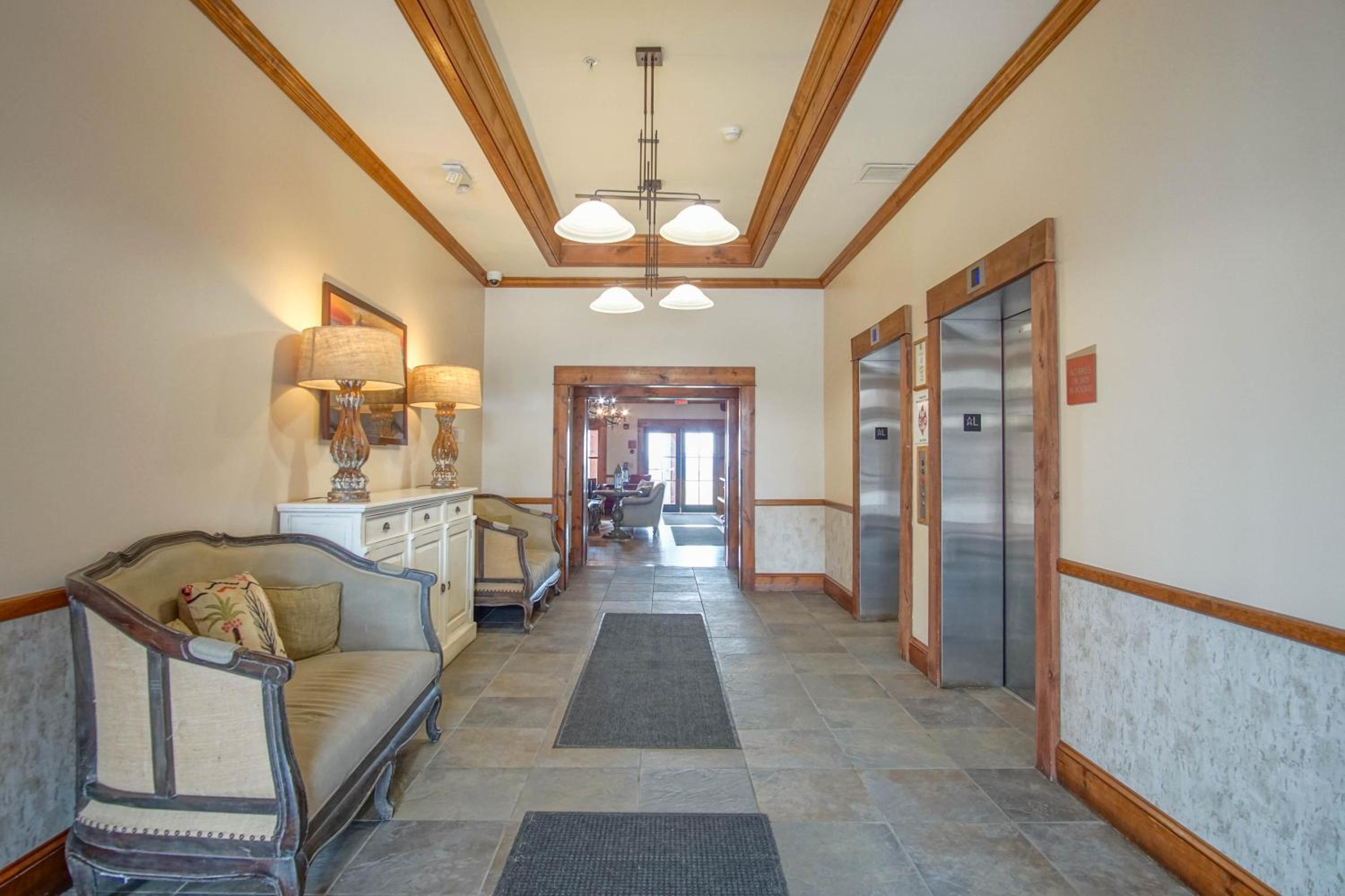 Highland House #102-104: 2Br: 2 Bath