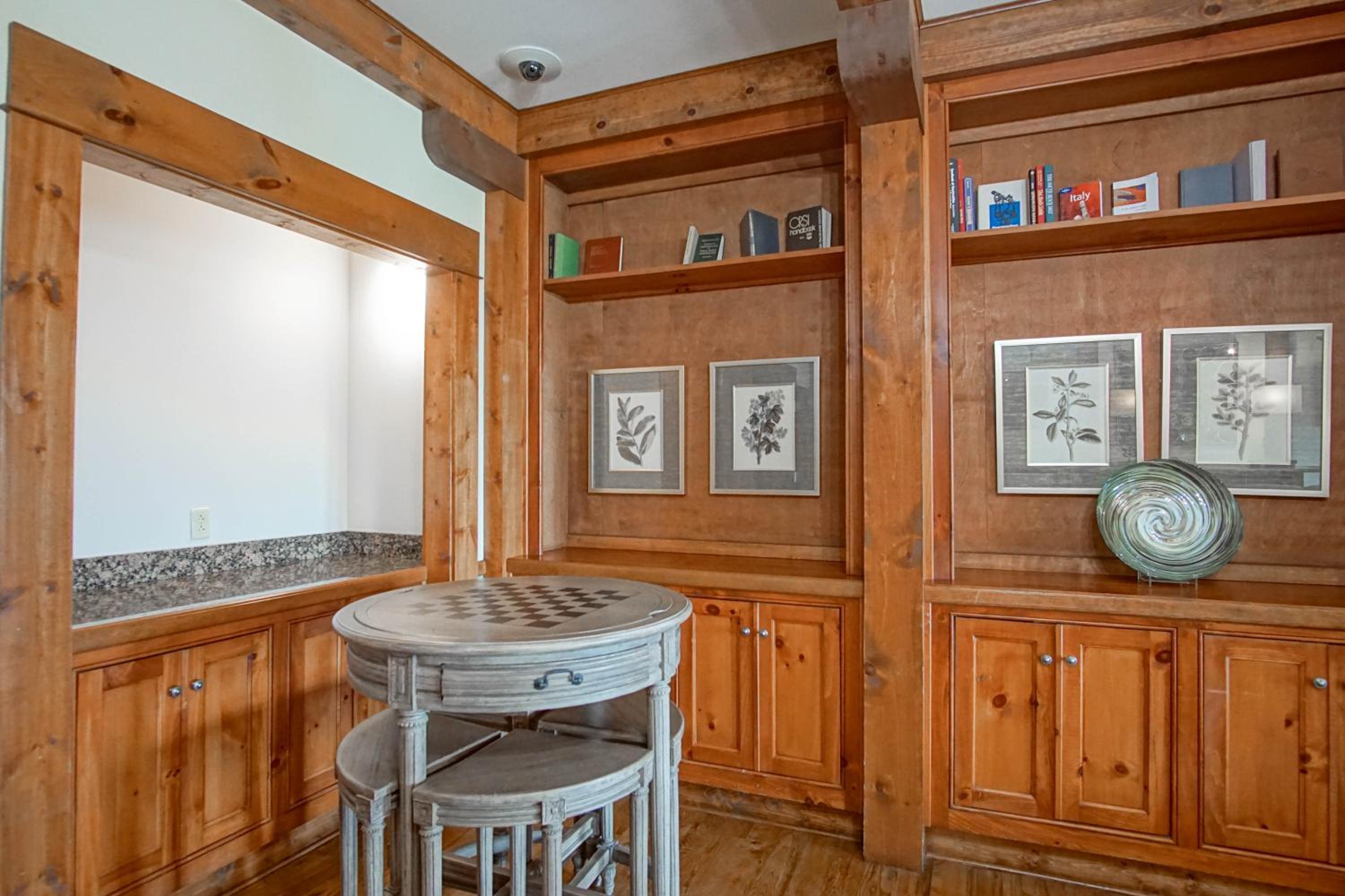 Highland House #102-104: 2Br: 2 Bath