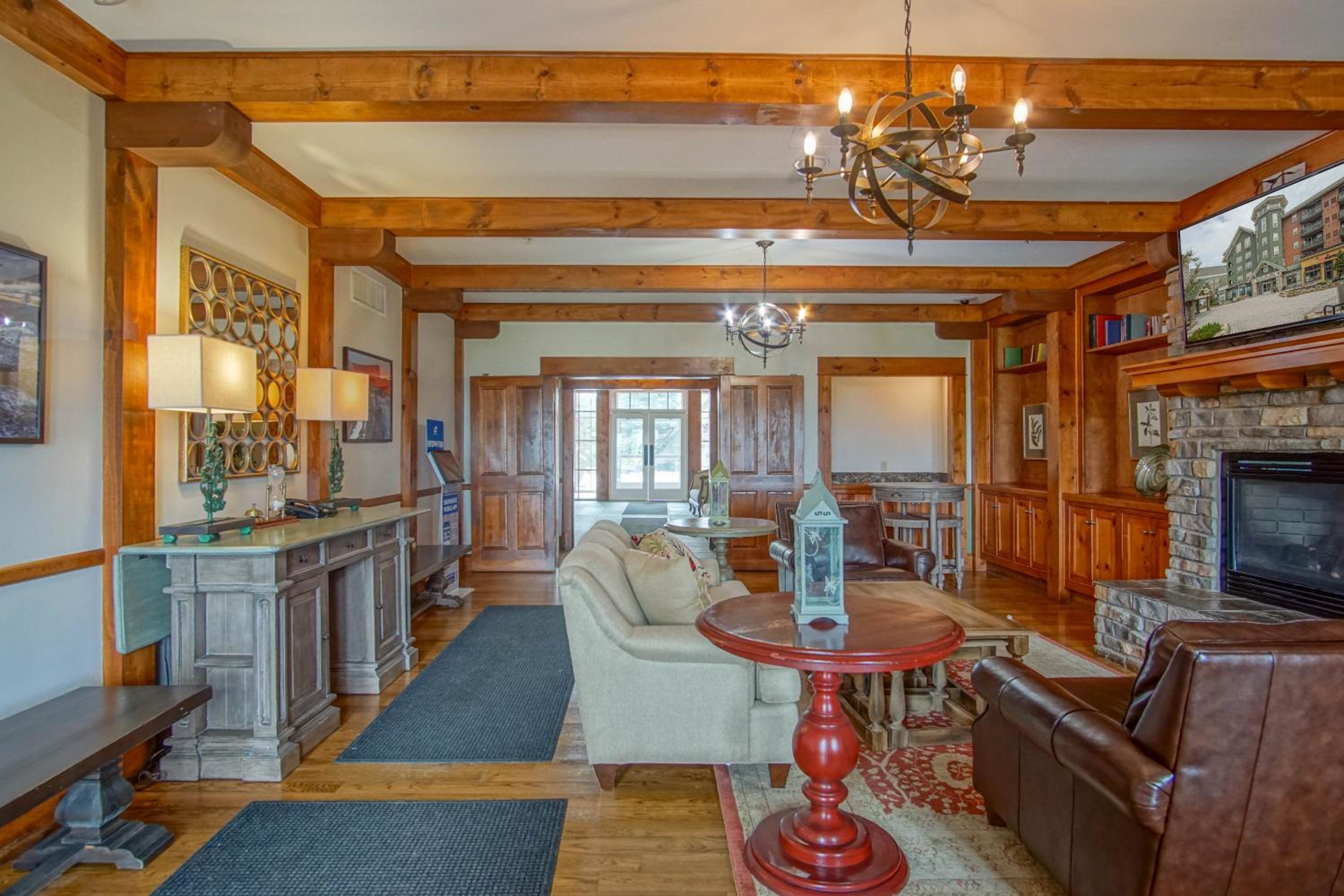 Highland House #102-104: 2Br: 2 Bath