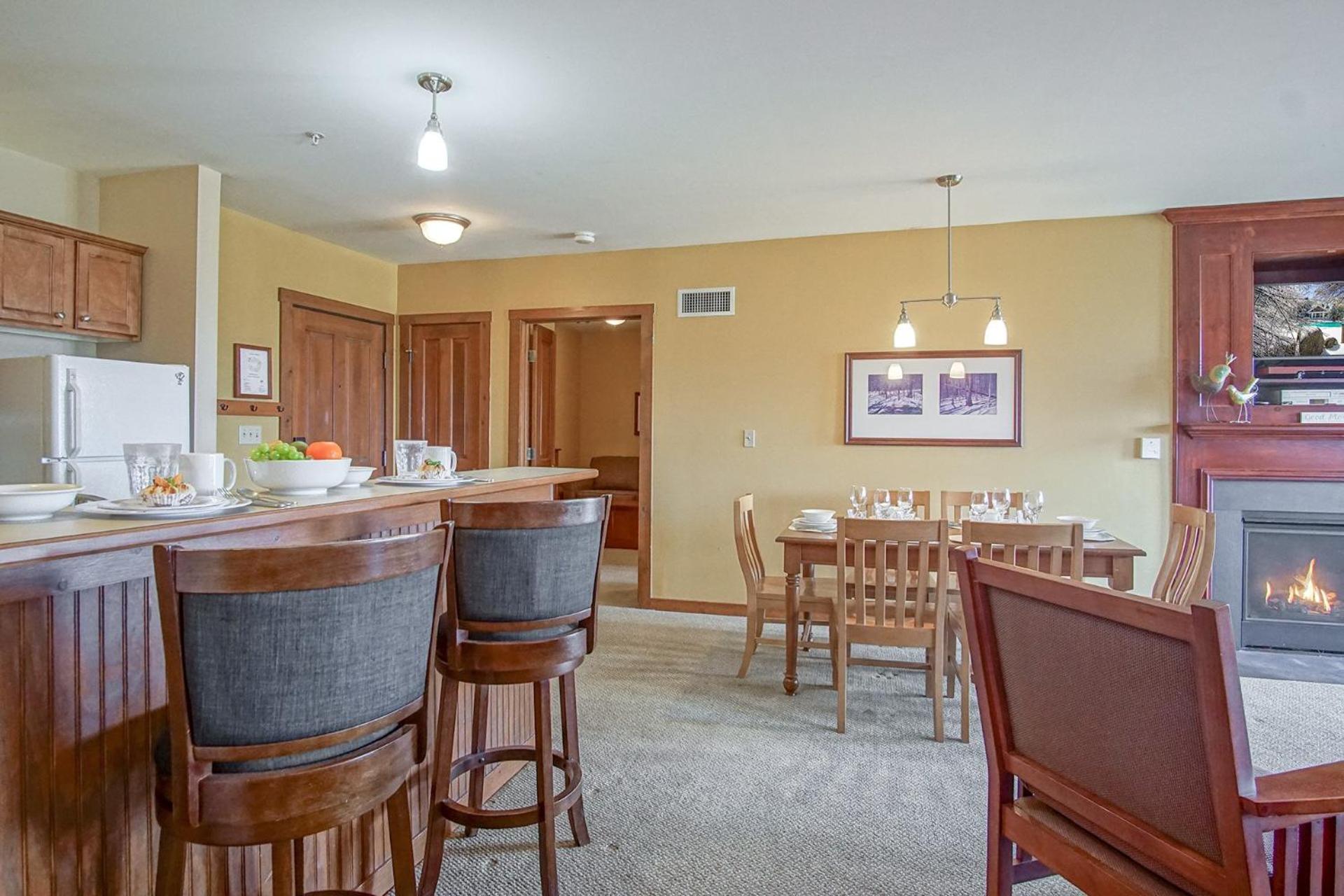 Allegheny Springs 140 Ground Level, slope side, Snowshoe Resort Village Center 2 Bedroom Plus Den