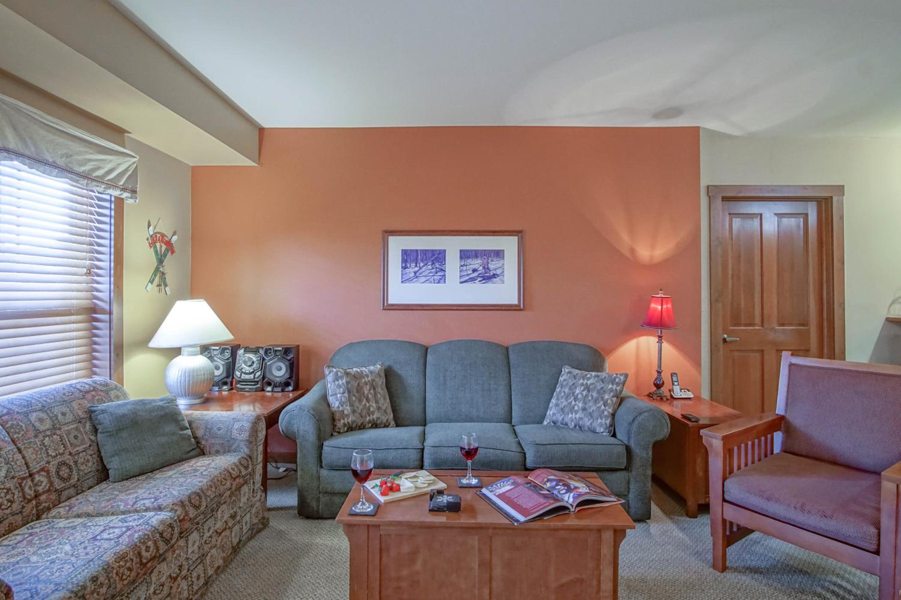 Allegheny Springs 140 Ground Level, slope side, Snowshoe Resort Village Center 2 Bedroom Plus Den
