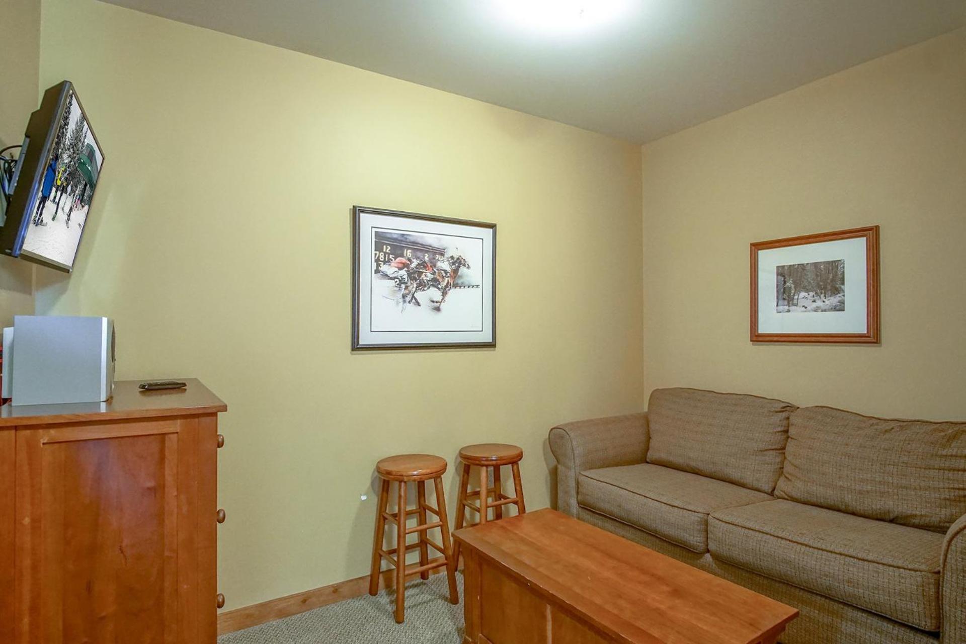 Allegheny Springs 140 Ground Level, slope side, Snowshoe Resort Village Center 2 Bedroom Plus Den