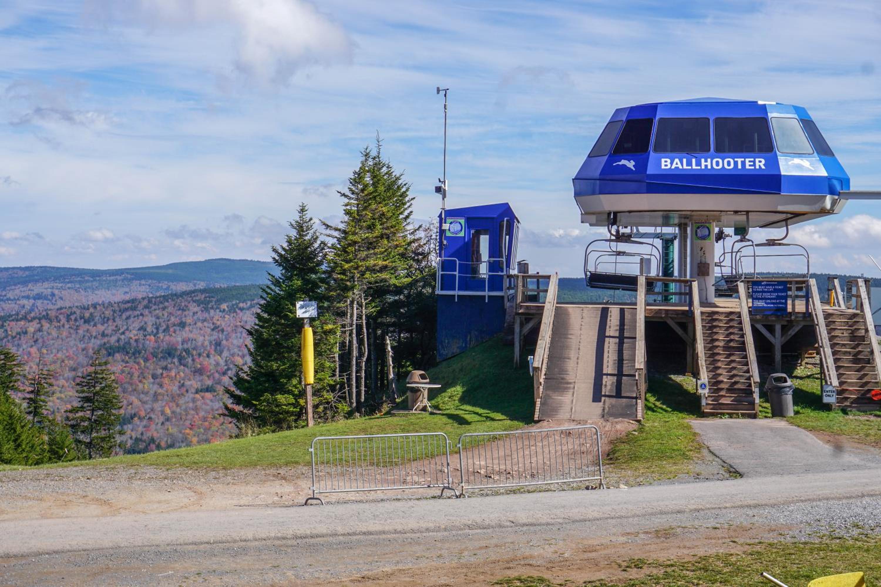 Allegheny Springs 140 Ground Level, slope side, Snowshoe Resort Village Center 2 Bedroom Plus Den