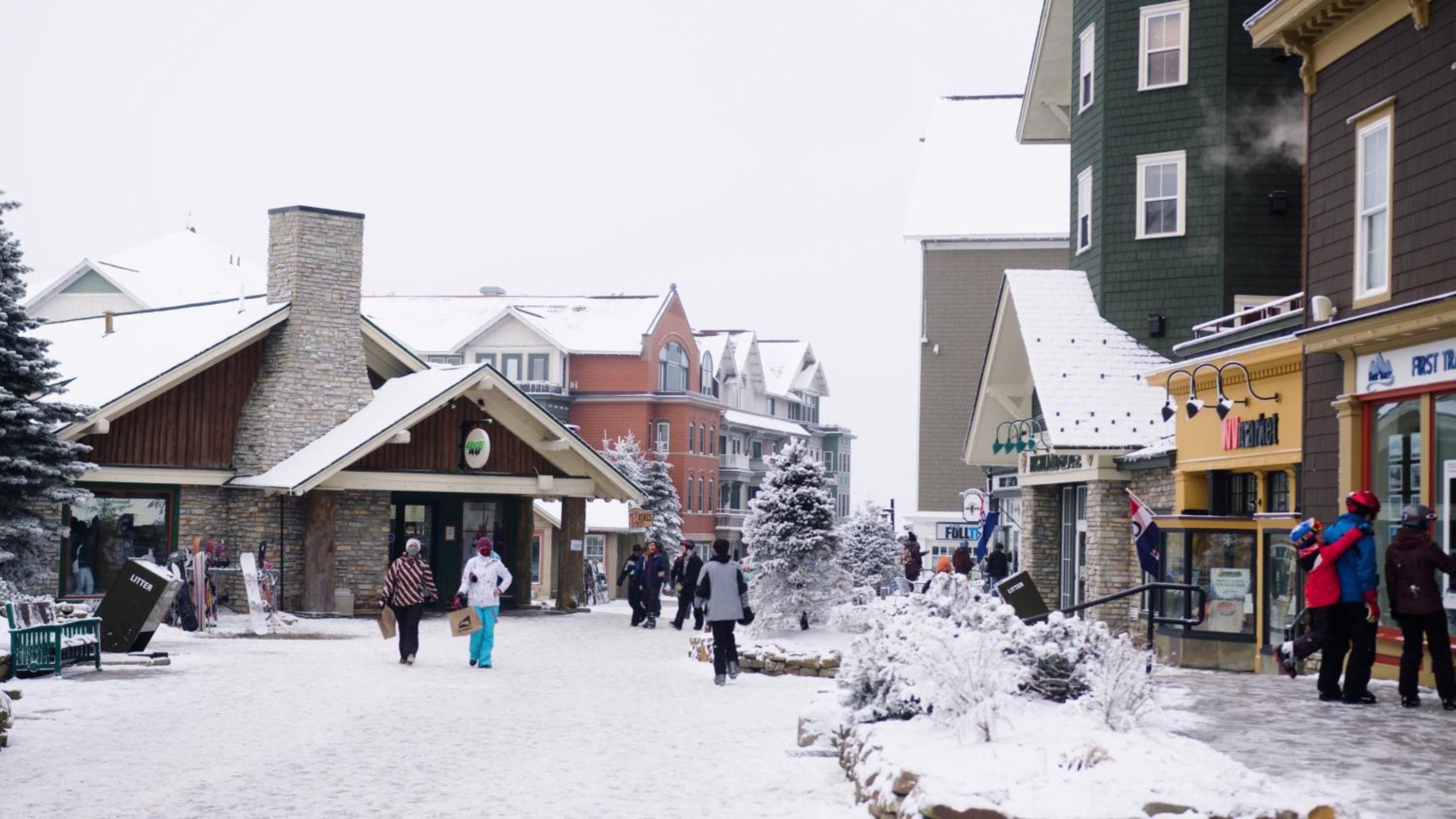 Allegheny Springs 140 Ground Level, slope side, Snowshoe Resort Village Center 2 Bedroom Plus Den