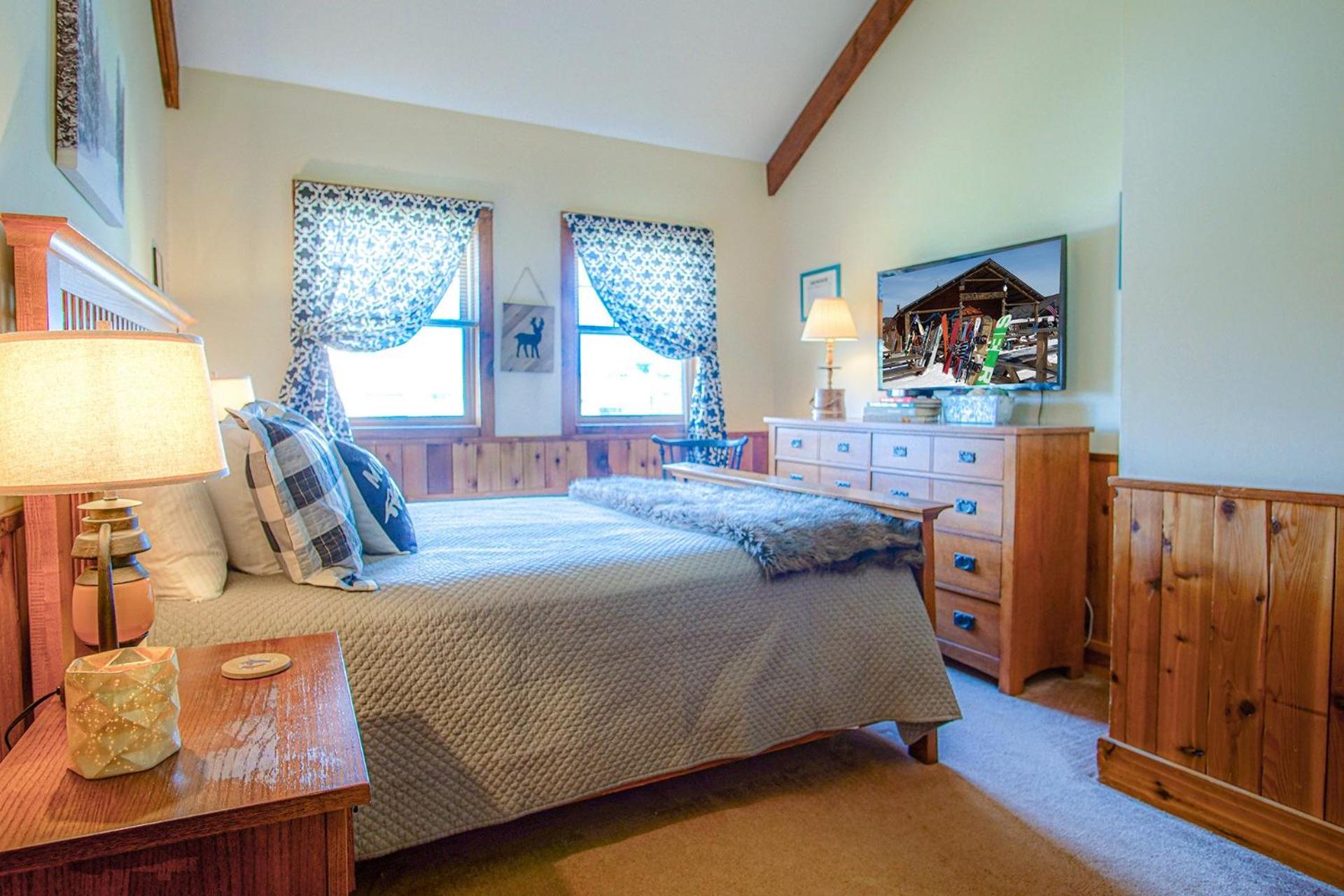 Whistlepunk 44 - 1 Bedroom with loft, Slopeside Complex