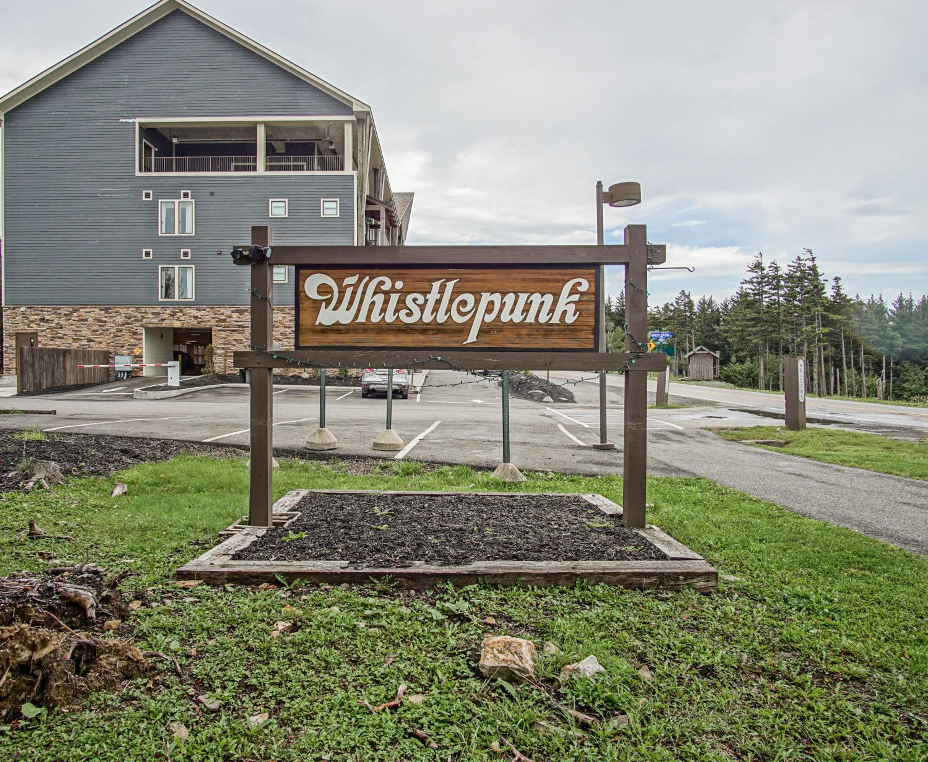 Whistlepunk 44 - 1 Bedroom with loft, Slopeside Complex