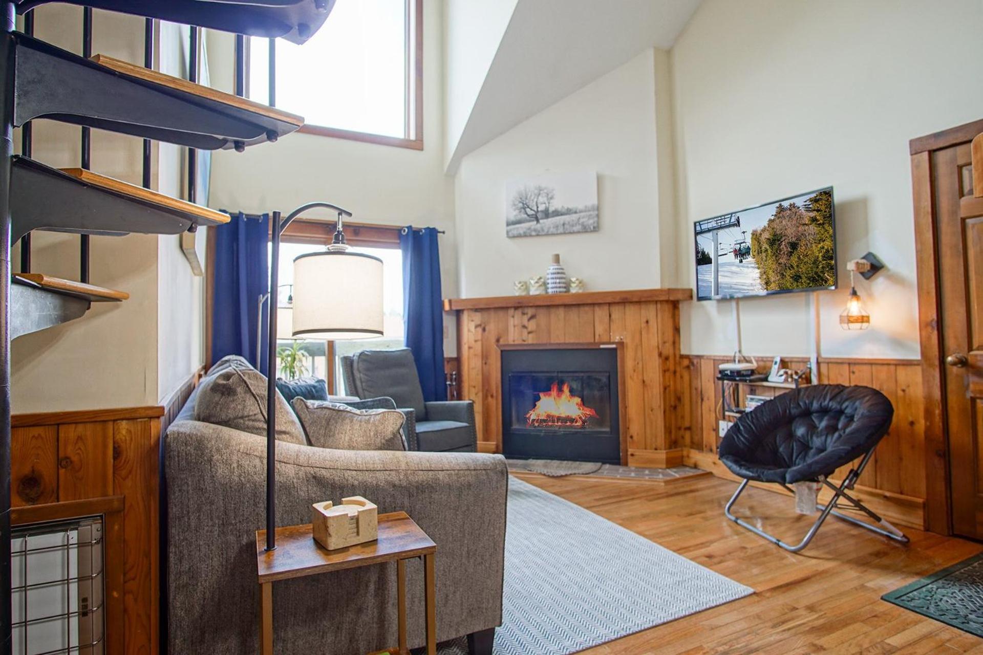 Whistlepunk 44 - 1 Bedroom with loft, Slopeside Complex