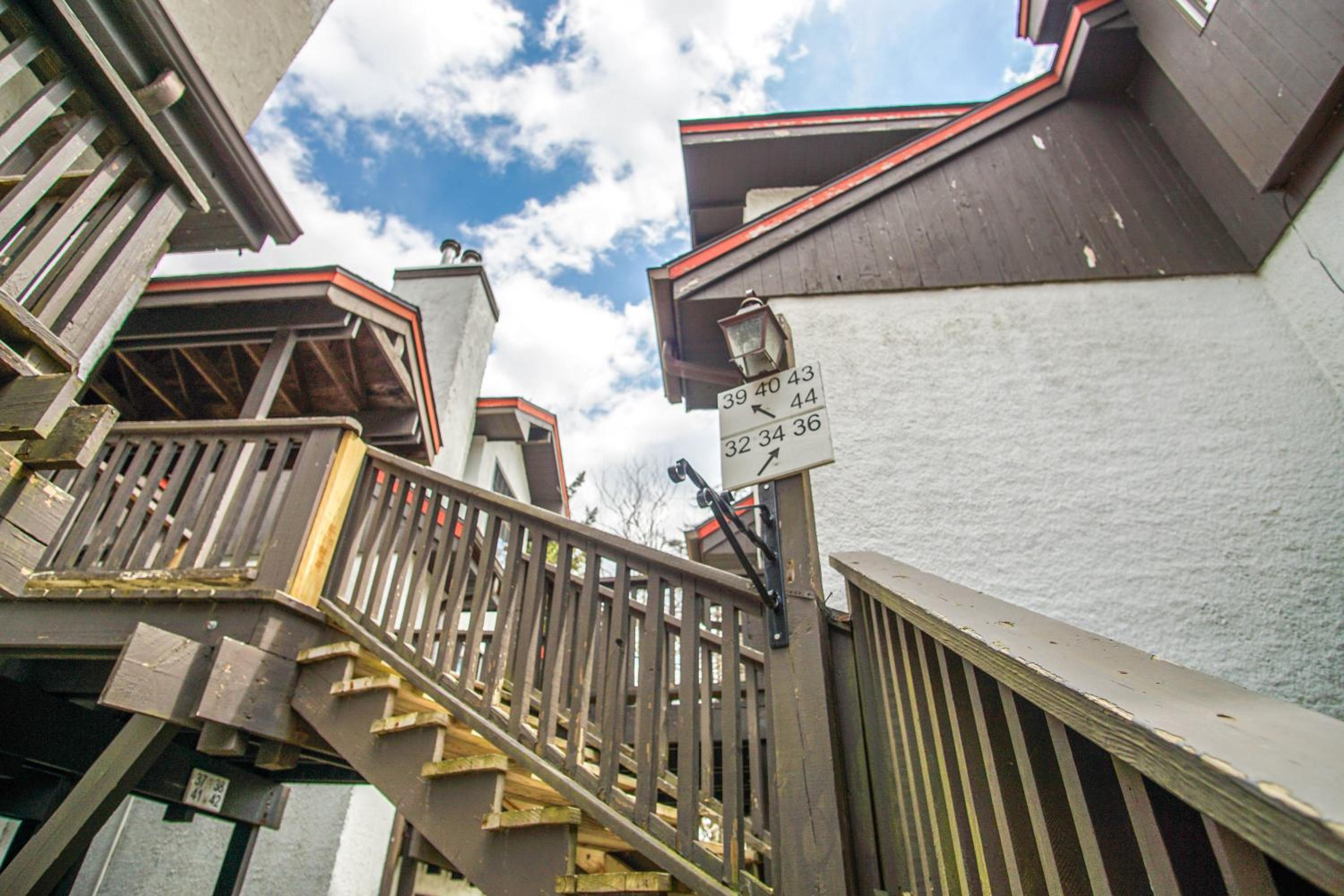 Whistlepunk 44 - 1 Bedroom with loft, Slopeside Complex