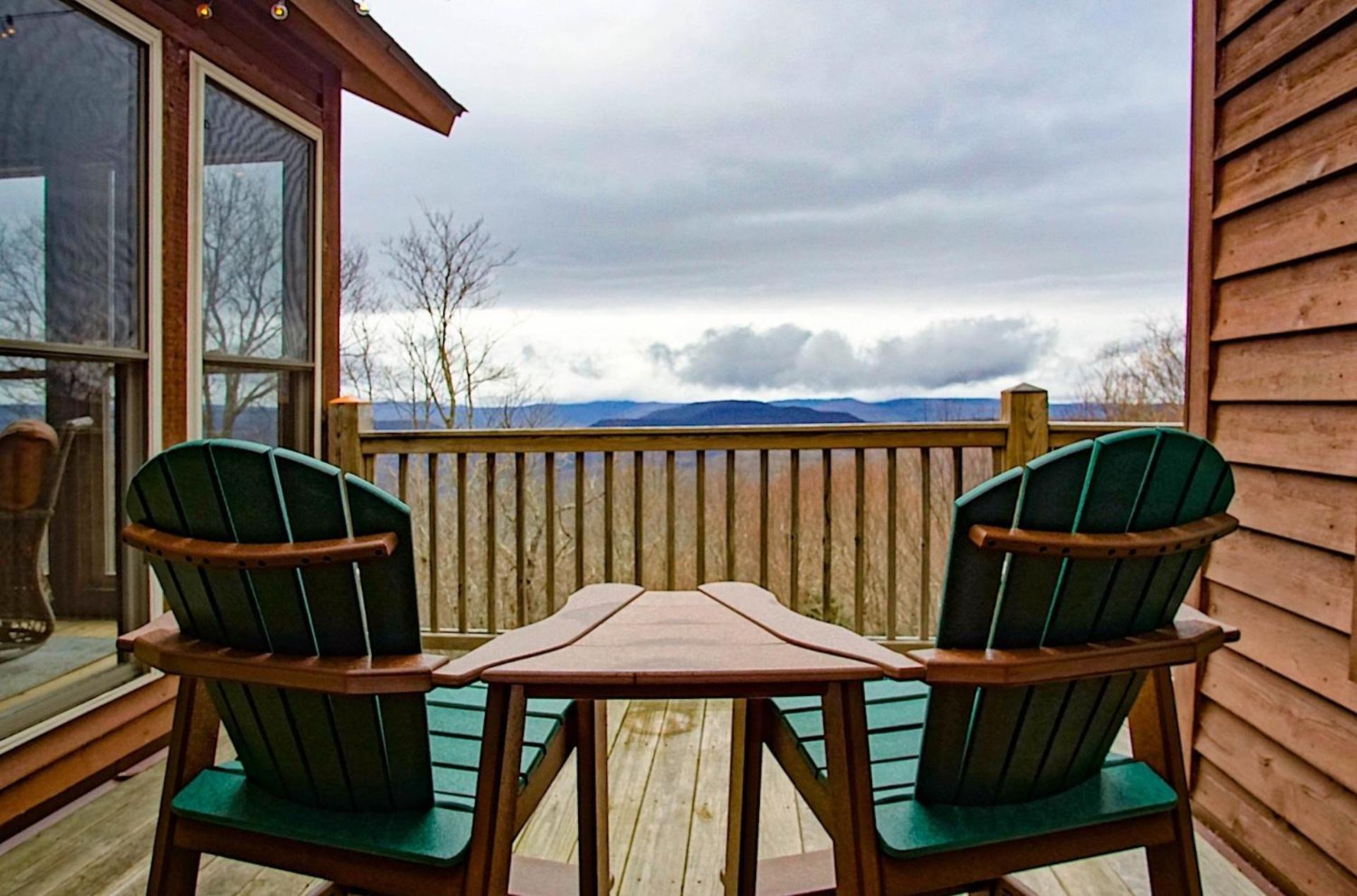 Top property on Snowshoe Mountain North Westridge 32 is as magnificent as its western views!